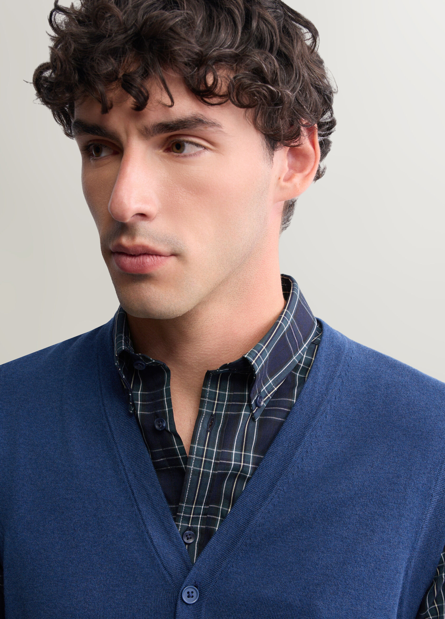 Gilet in maglia con scollo a V uomo_2