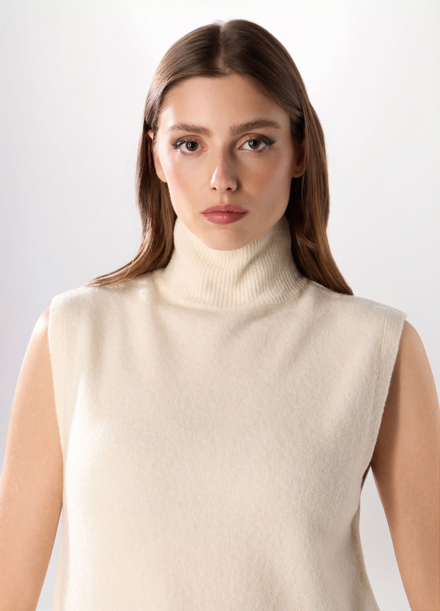 Tricot smanicato misto lana donna_2