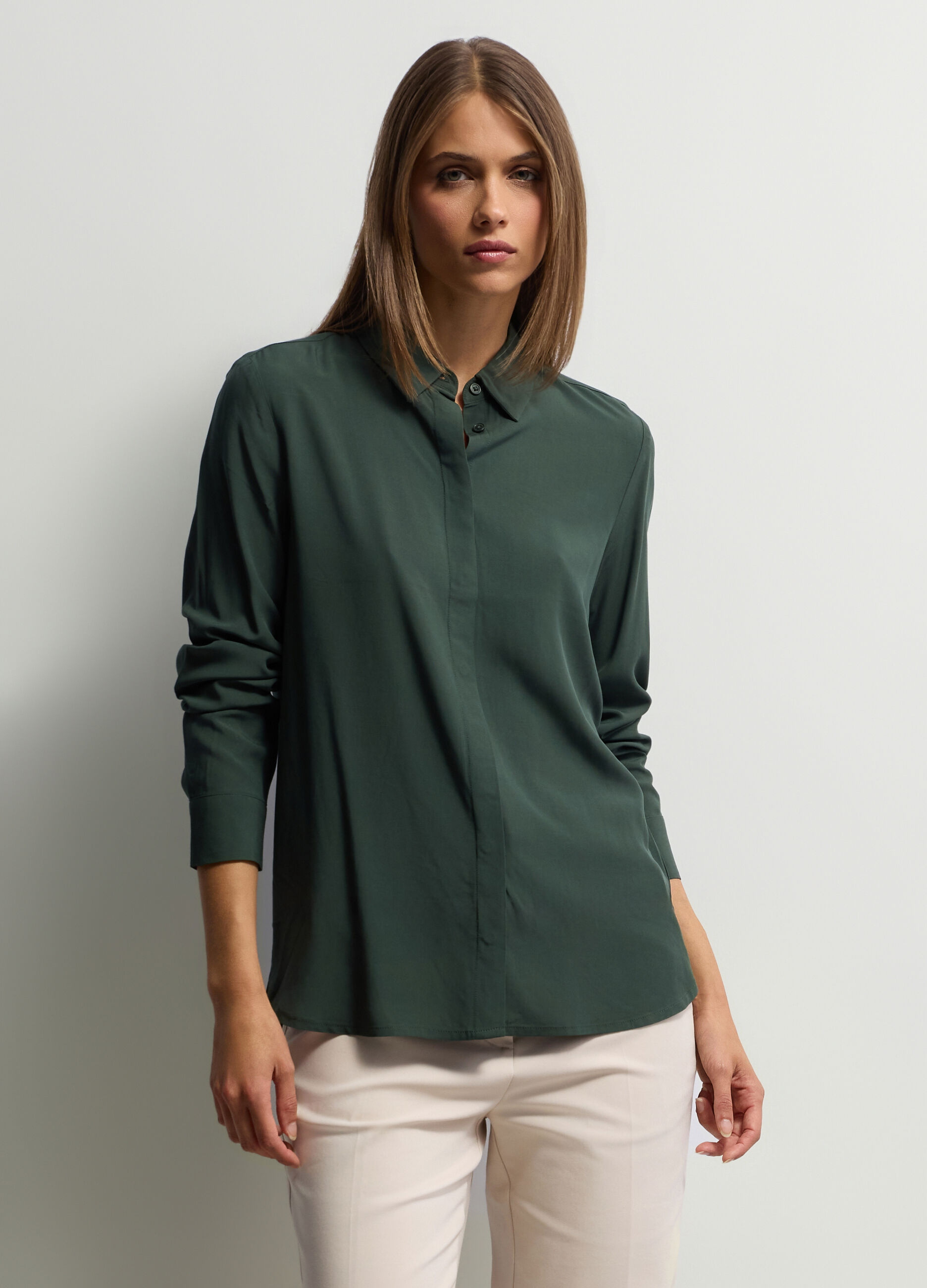 Camicia Fit Regular con colletto alla francese in pura viscosa donna_0