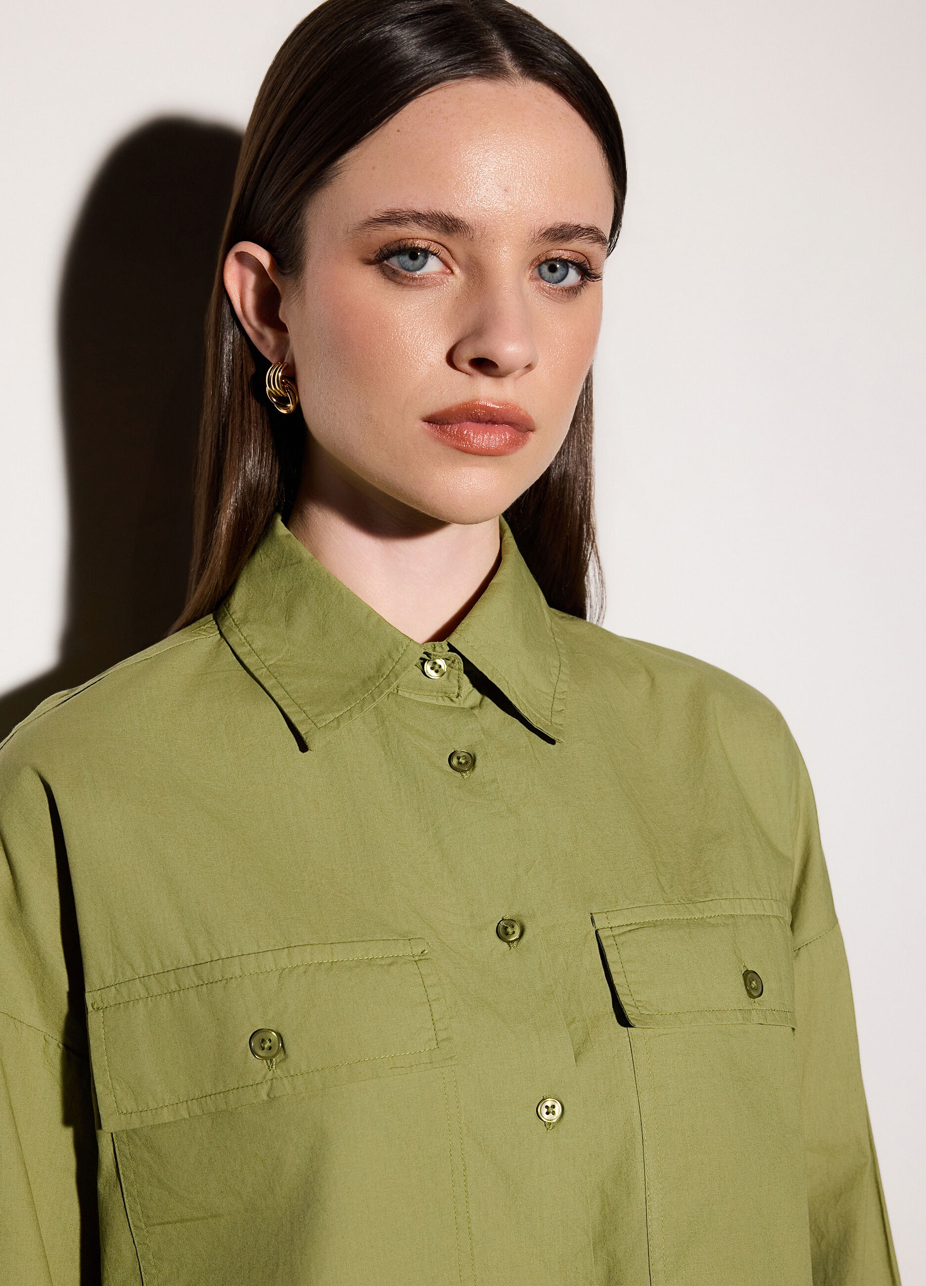 Camicia over fit colletto alla francese in popeline di puro cotone donna_3