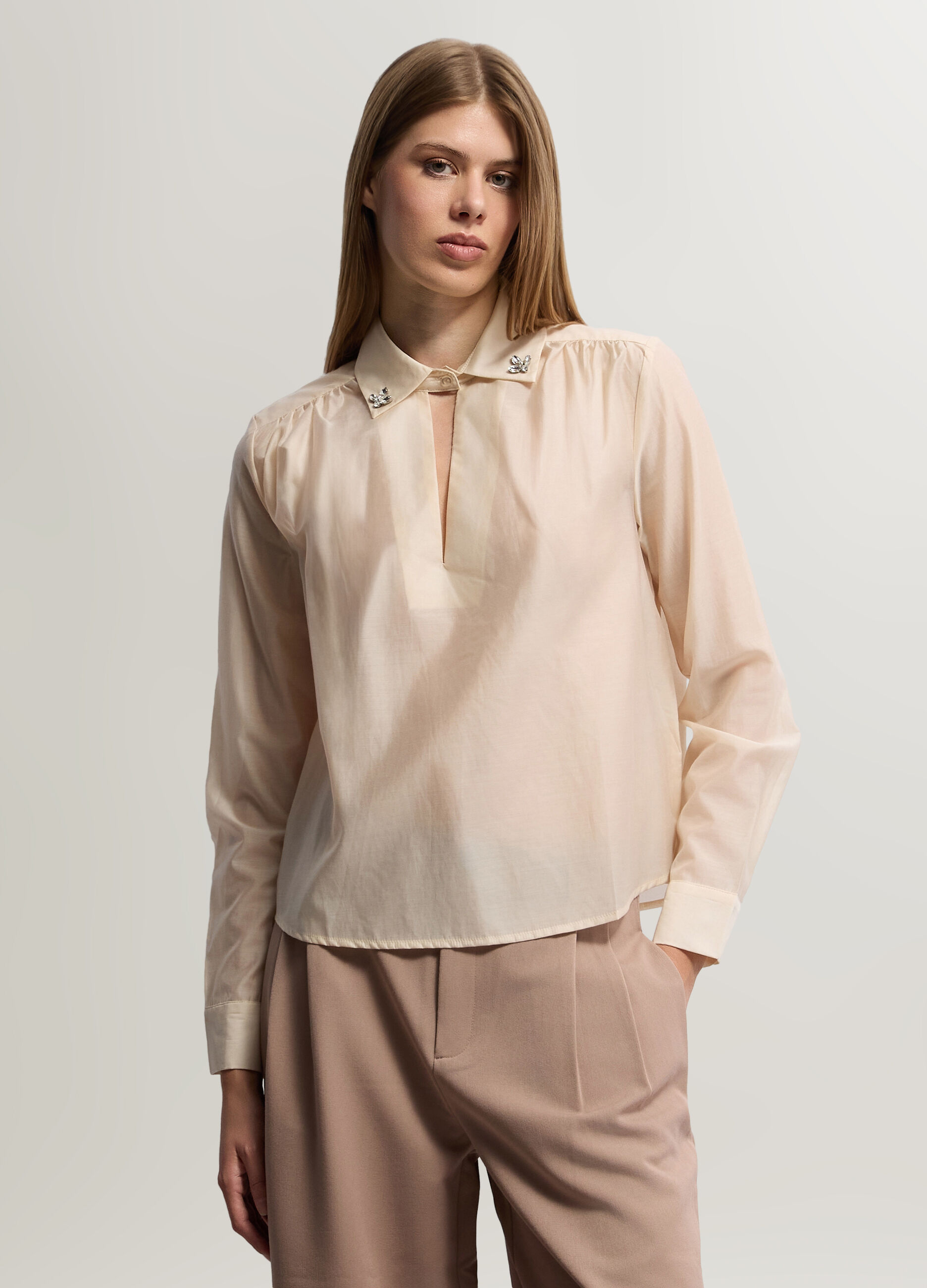 Blusa Fit Regular con colletto alla francese e scollo a V misto lyocell donna_0