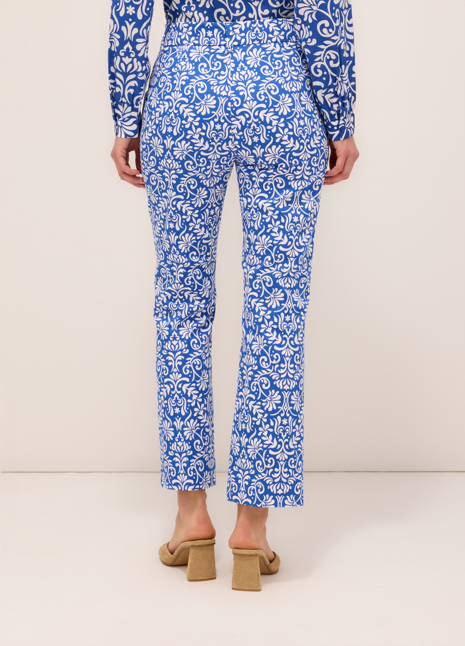 Pantaloni in cotone stretch donna