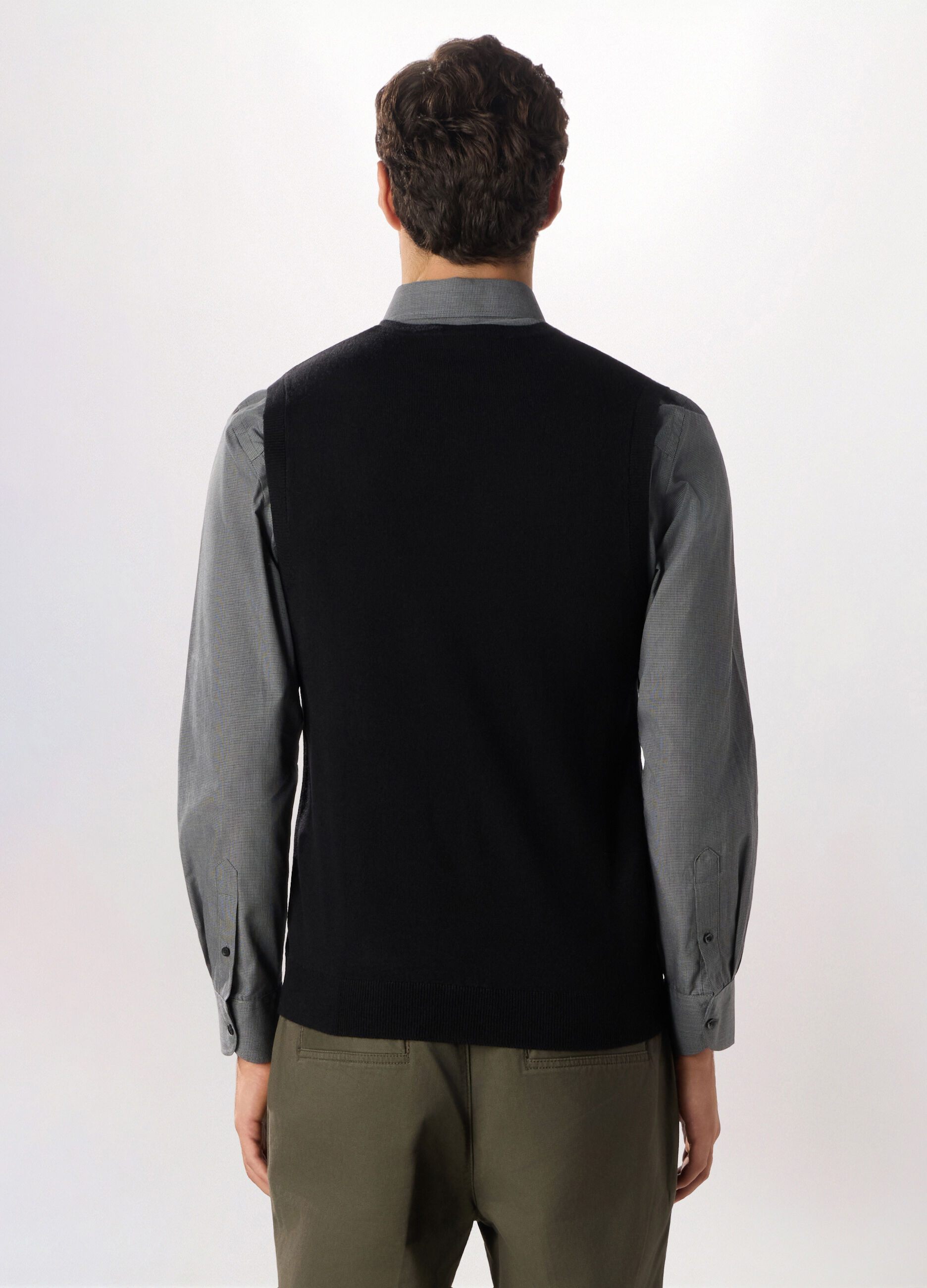Gilet in maglia con scollo a V uomo_1