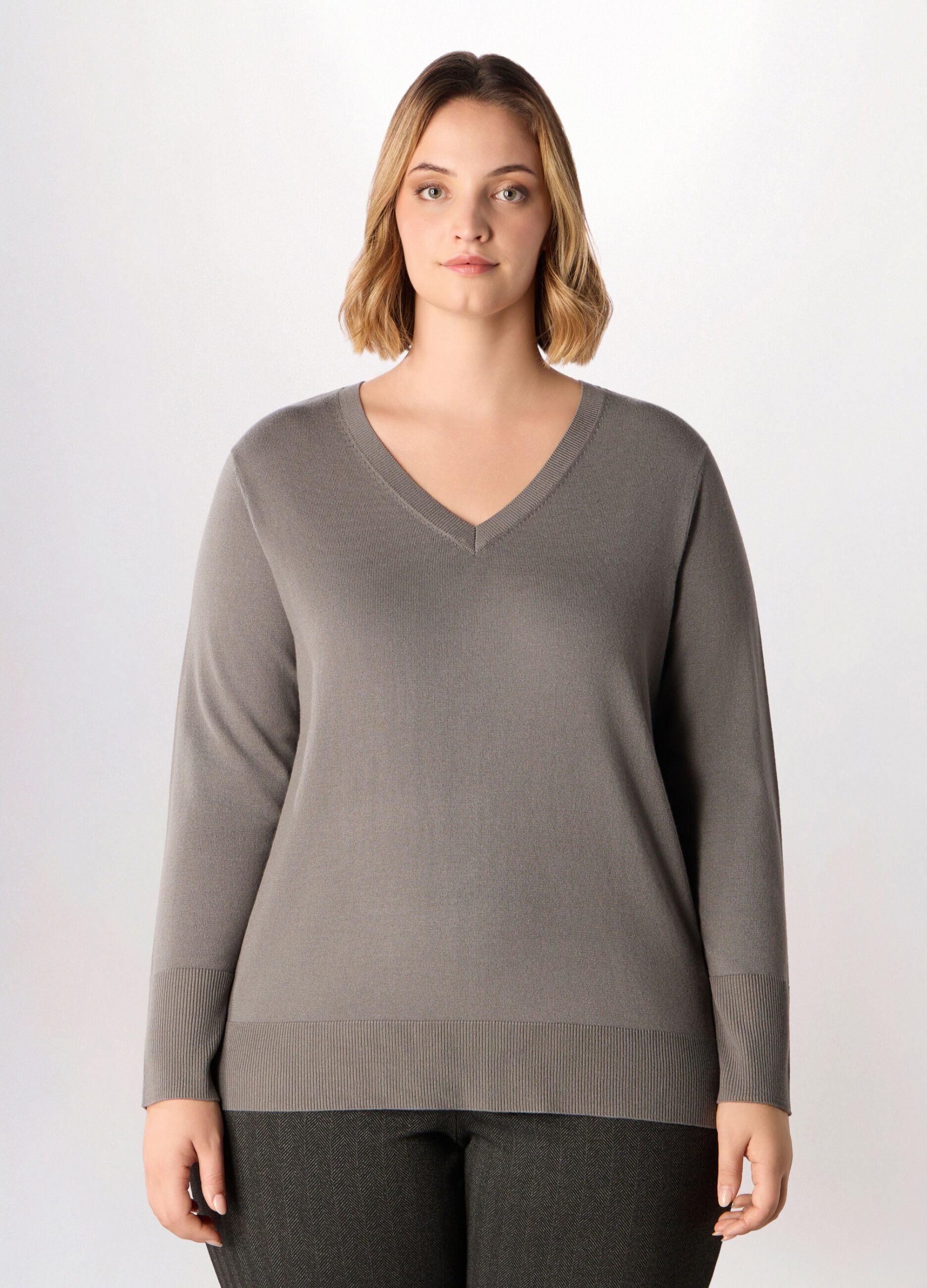 Pullover con scollo a V rasato donna curvy_0