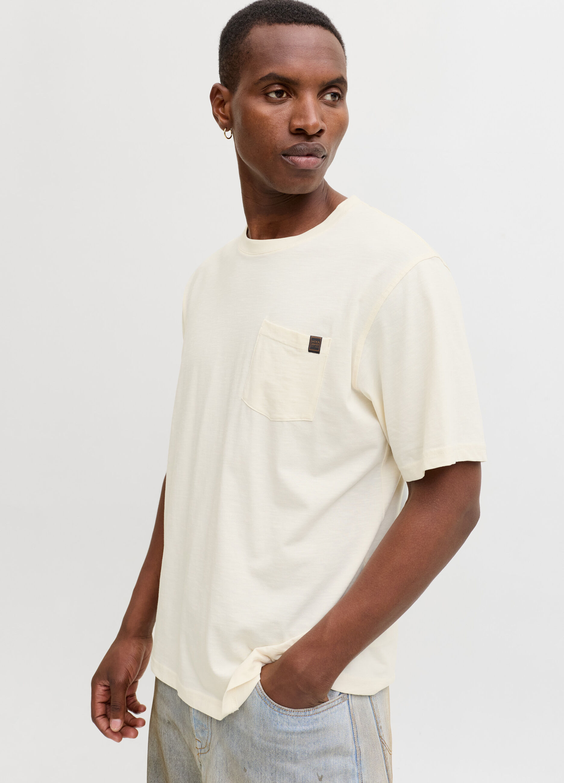 T-shirt relaxed fit con taschino uomo_3