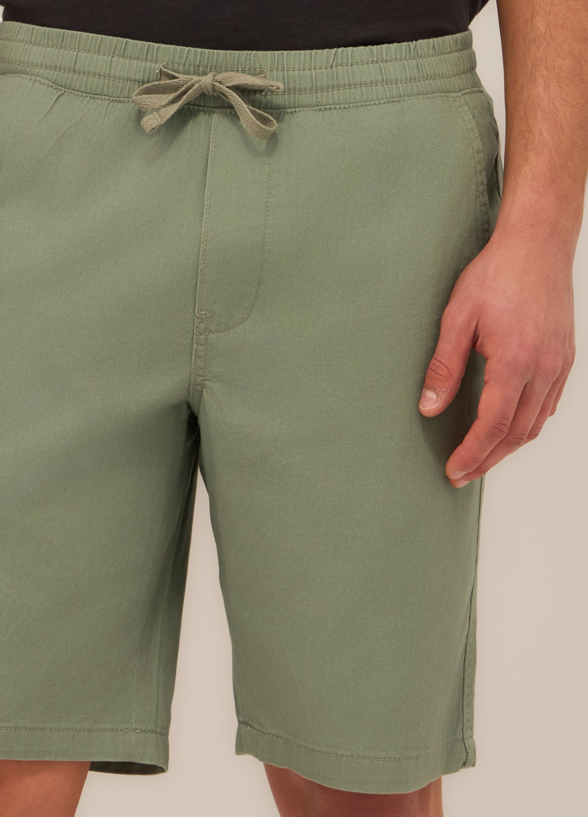 Bermuda in twill di cotone uomo_2