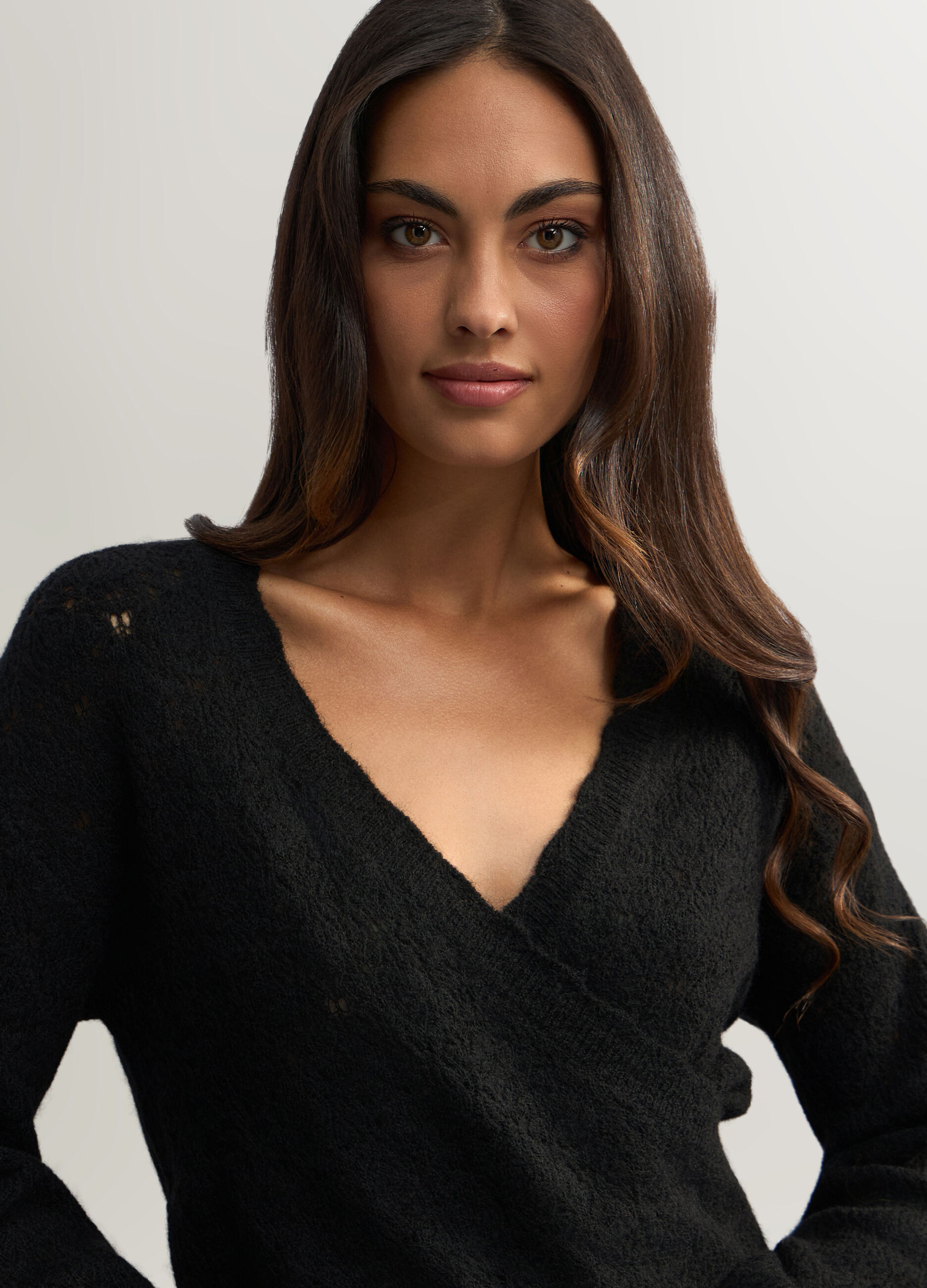 Maglia incrociata con scollo a V misto lana di alpaca donna_2