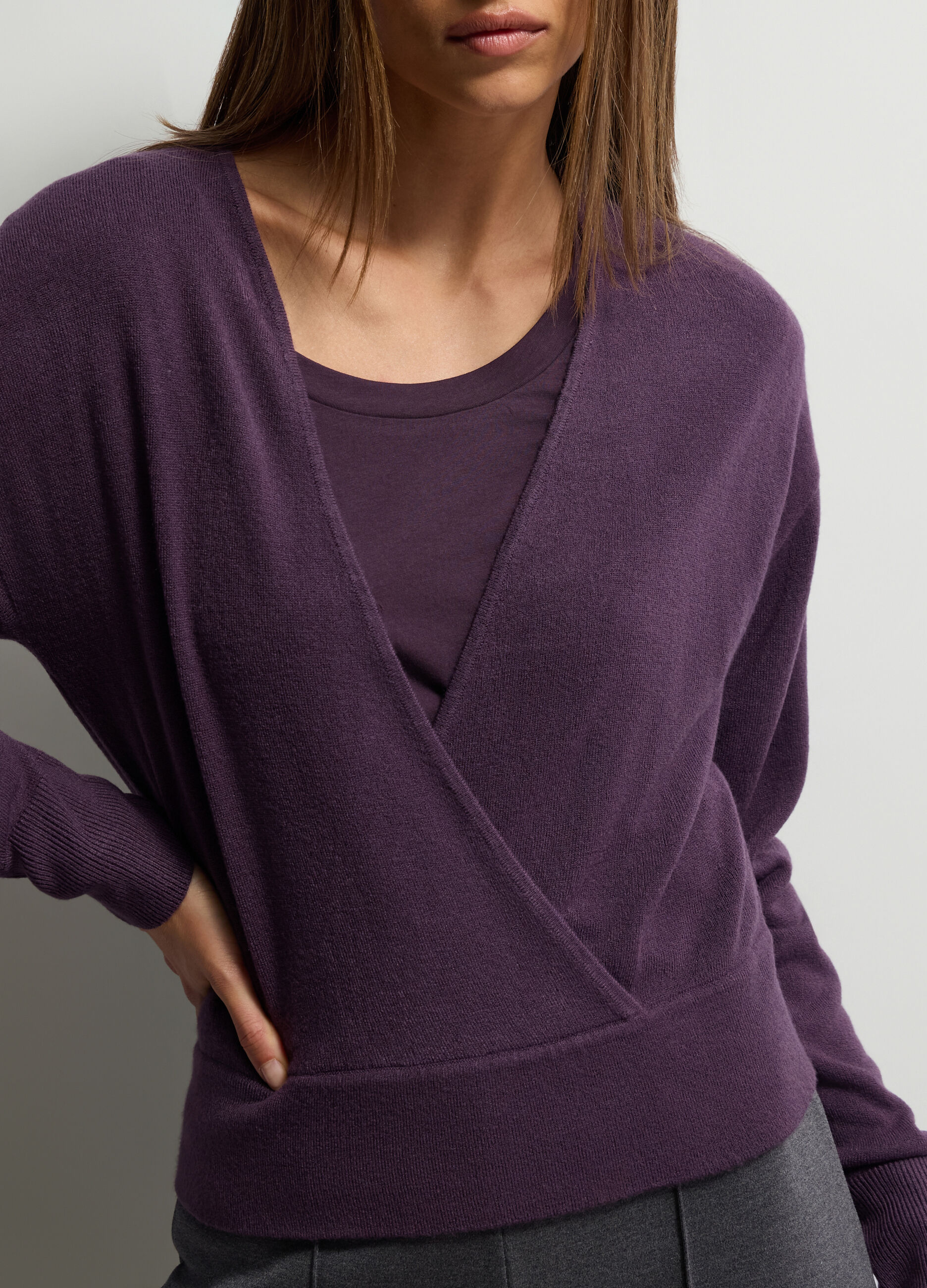 Pullover con scollo a V Fit over rasato donna_2