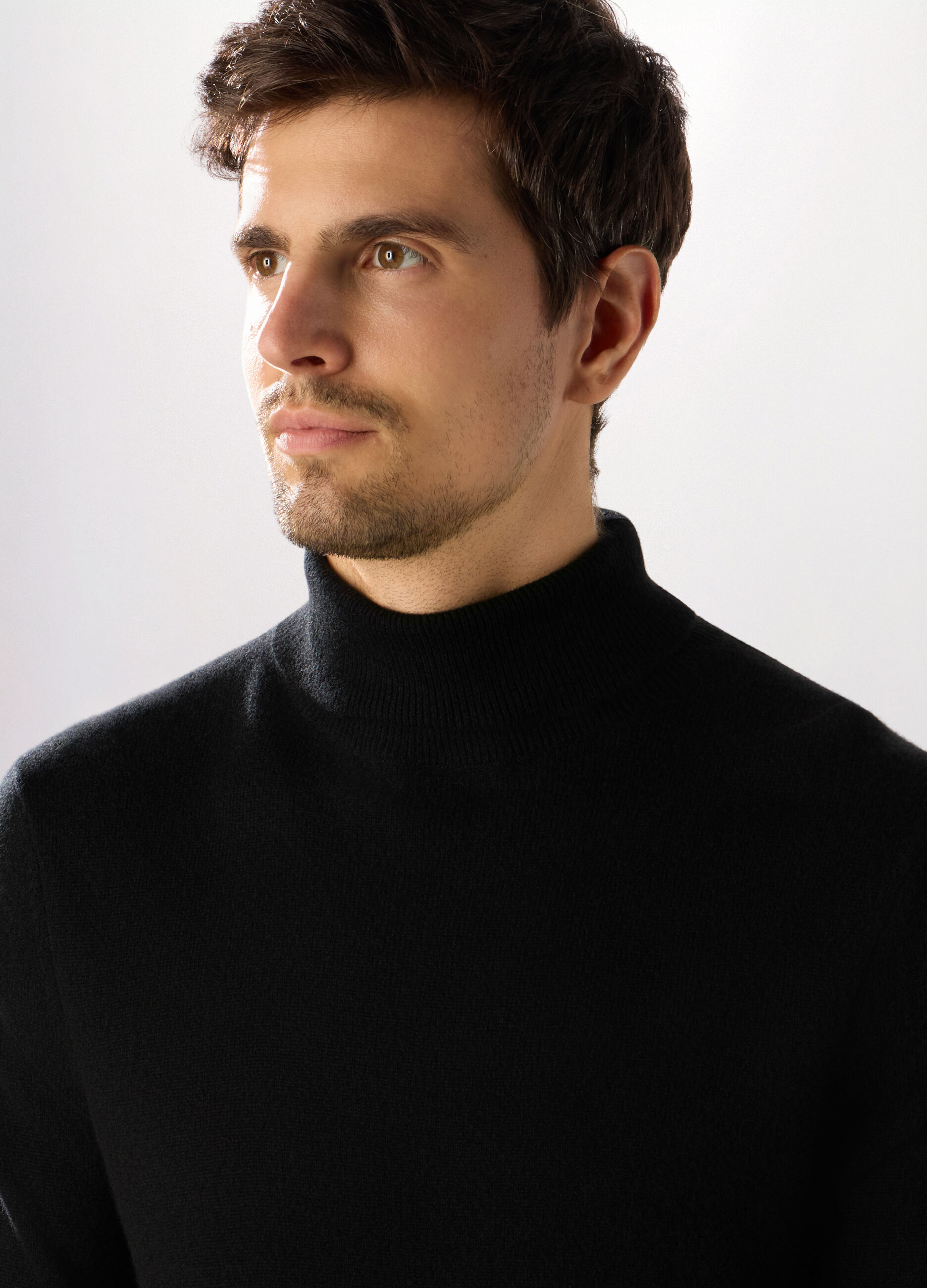 Maglione dolcevita in cashmere uomo_2