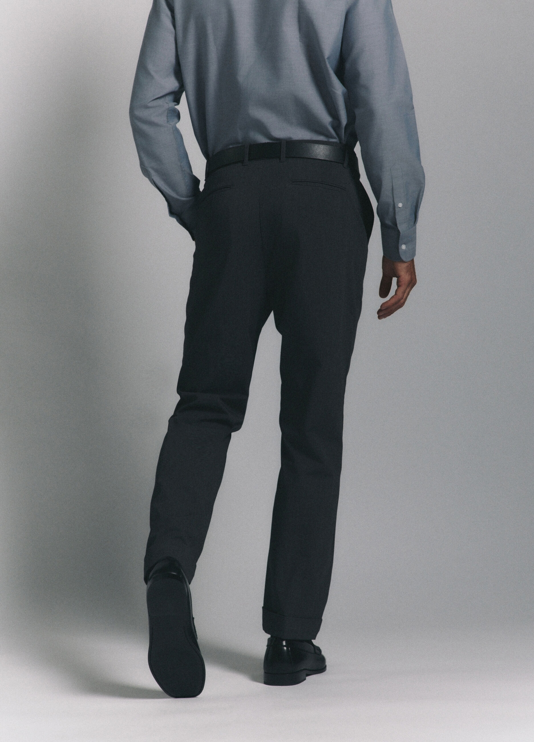 Pantaloni chino in tessuto stretch uomo_2