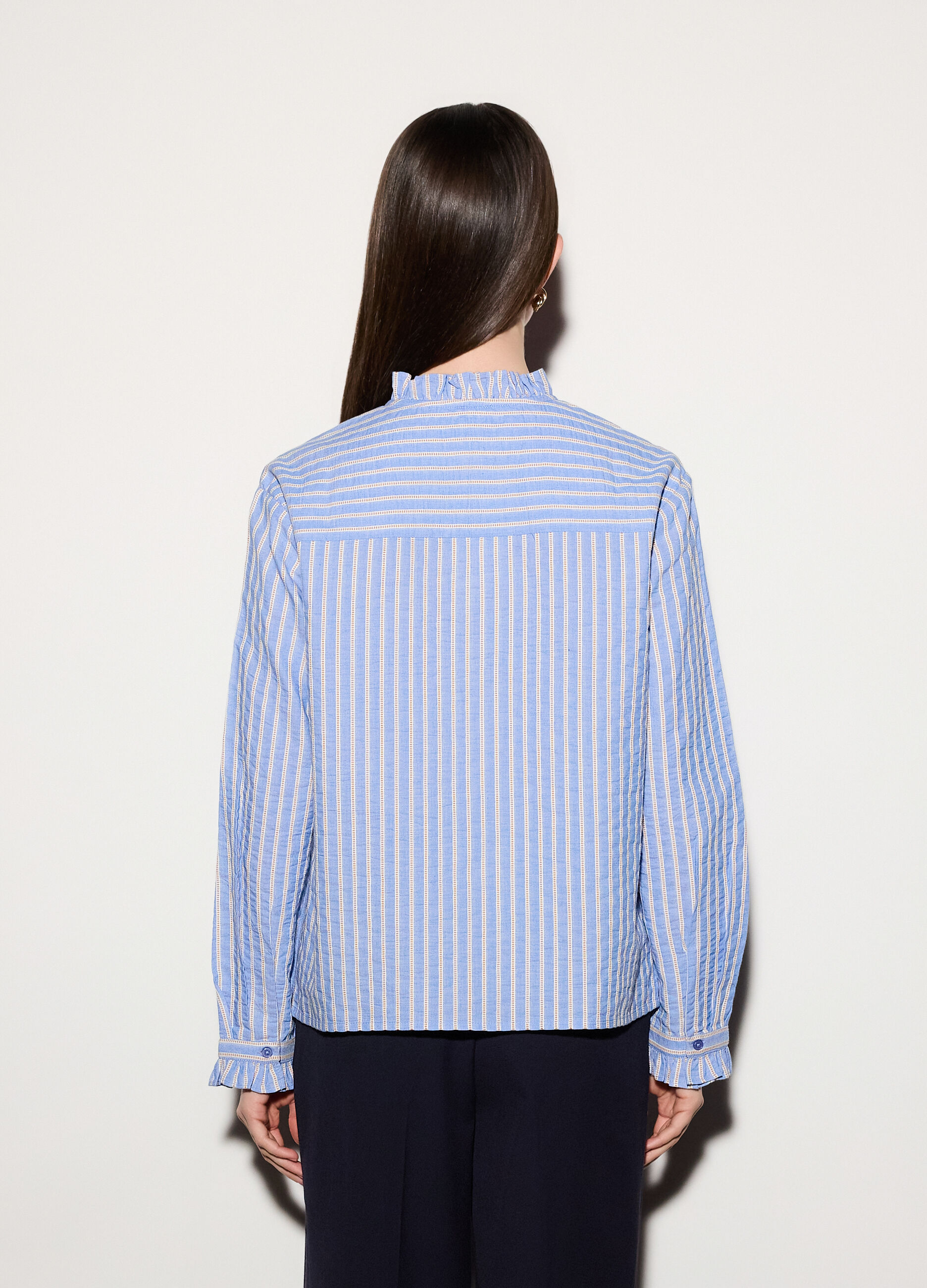 Blusa regular fit con scollo a goccia donna_2