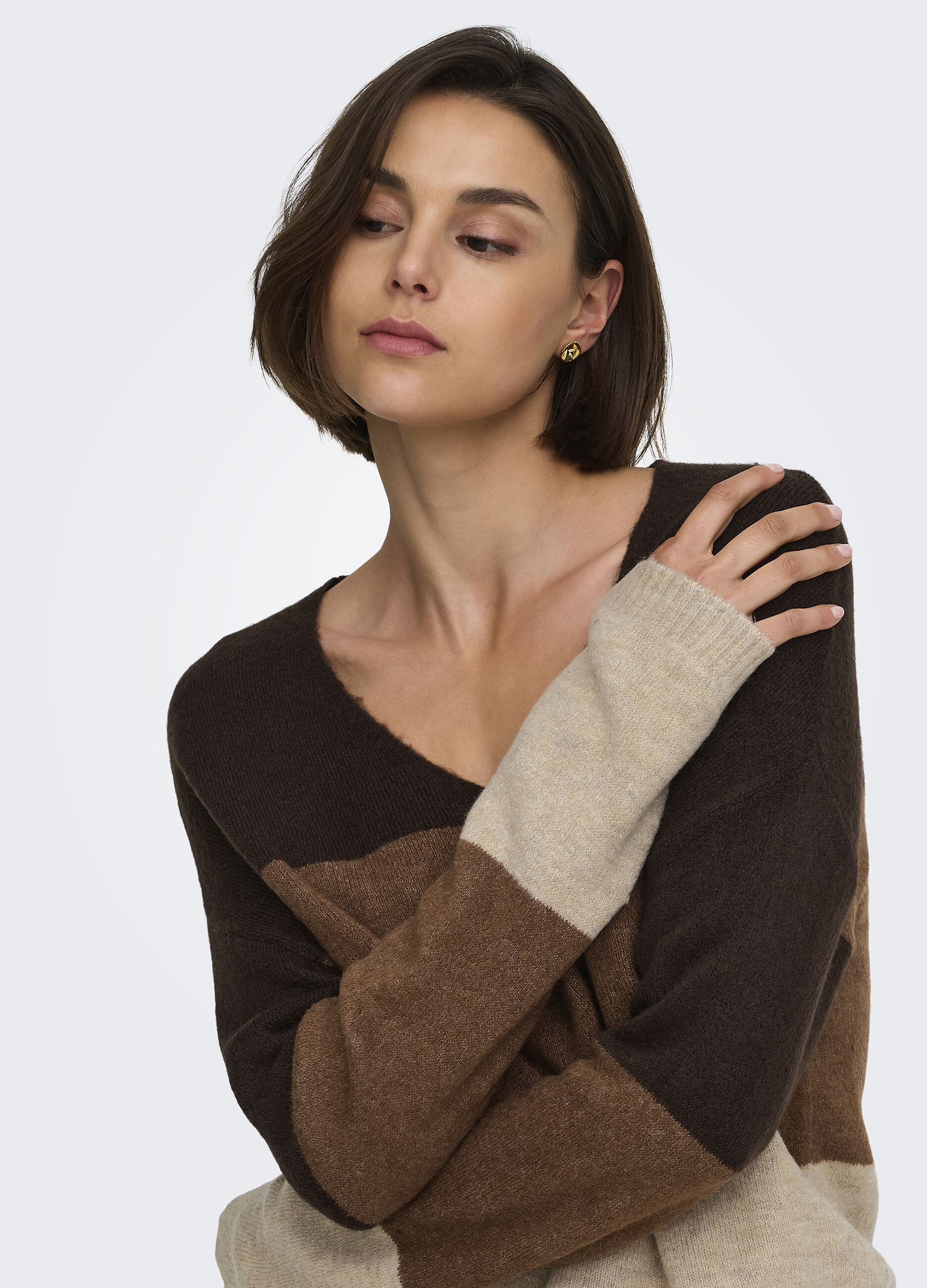 Pullover con scollo a V_1
