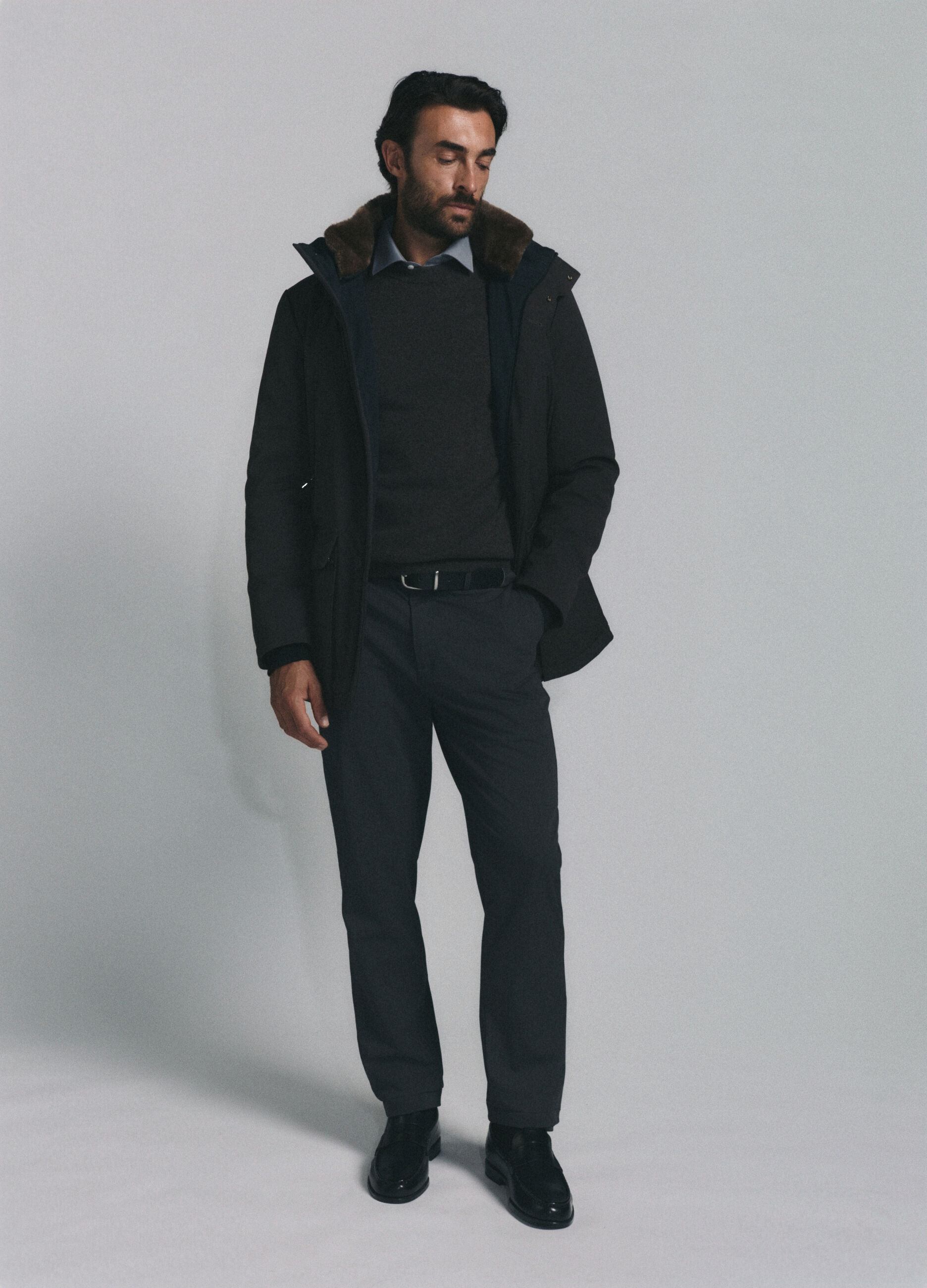 Cappotto imbottito con zip e cappuccio uomo_0
