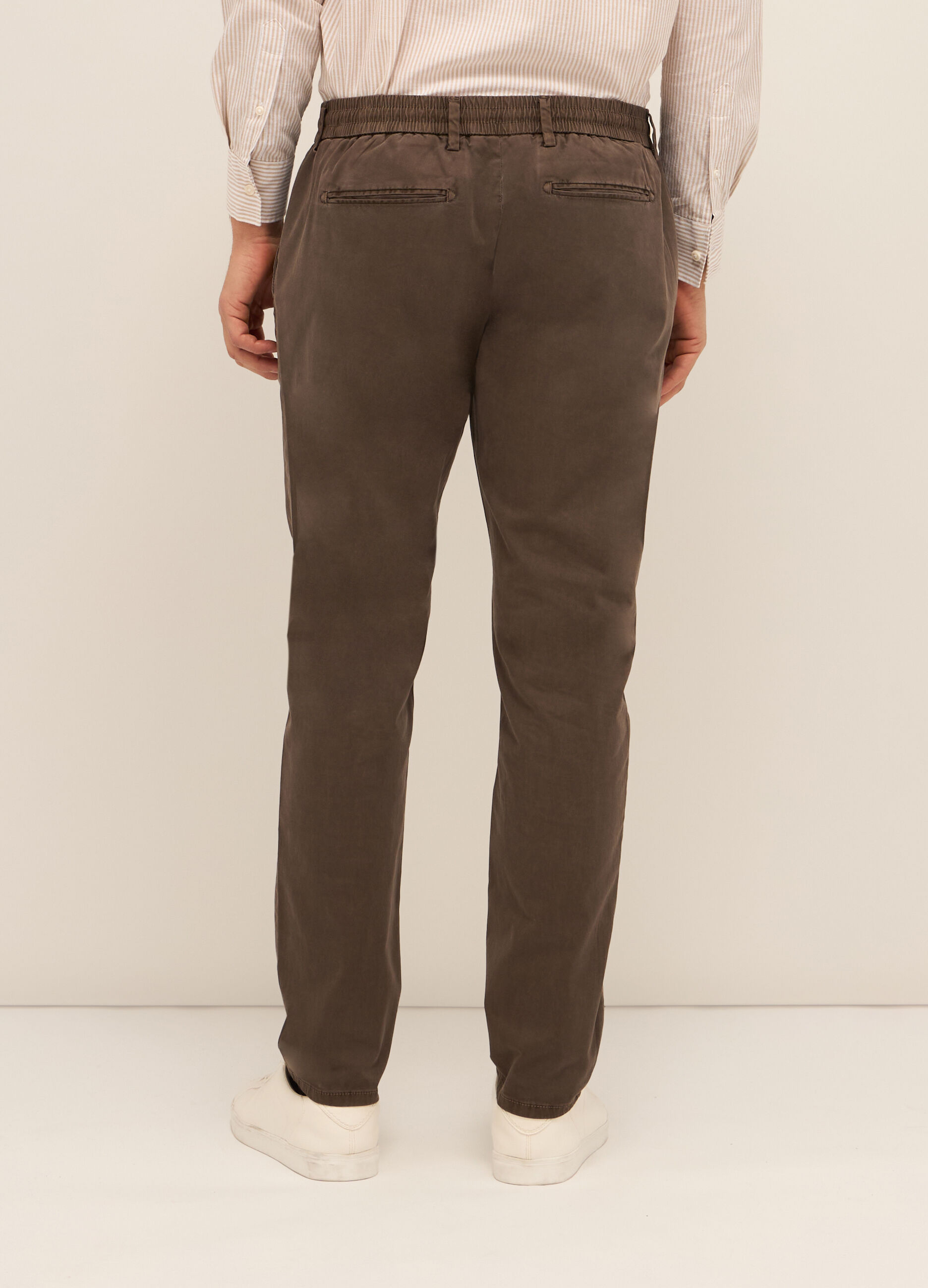 Pantaloni chino in cotone stretch uomo_1