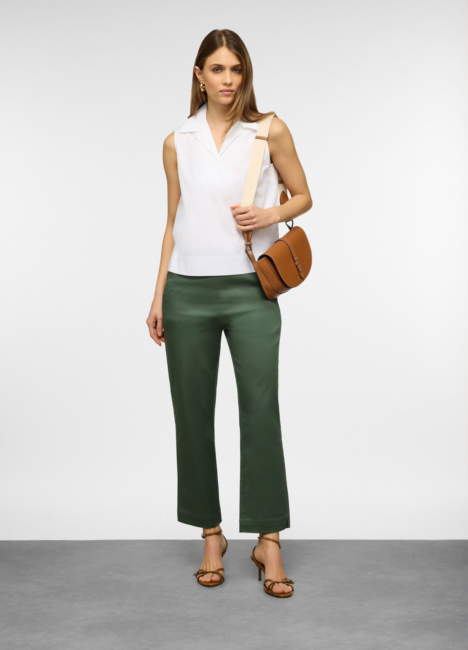 Pantaloni fit slim in satin di cotone stretch donna_0