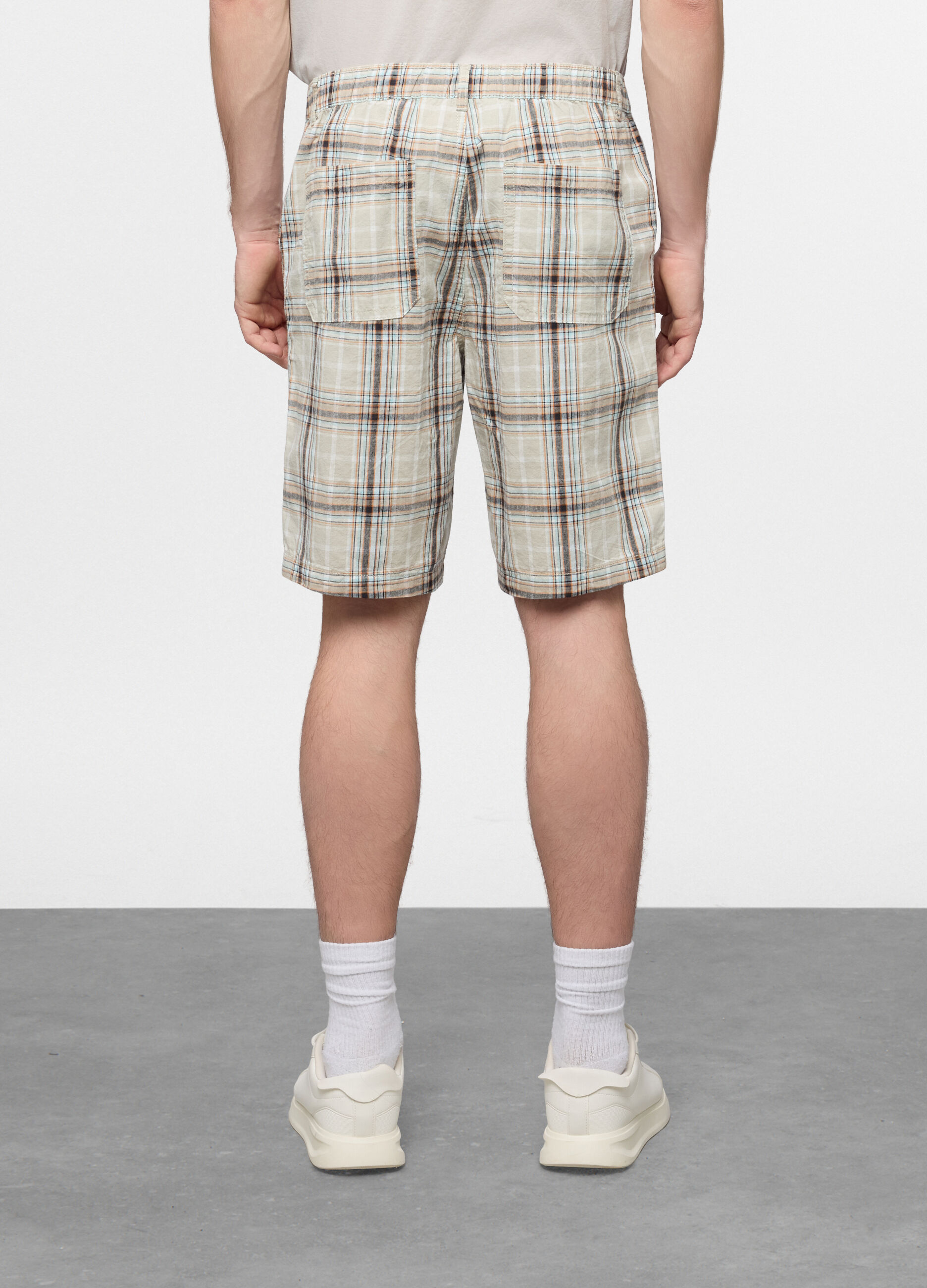 Bermuda relaxed fit in misto cotone e lino uomo_1