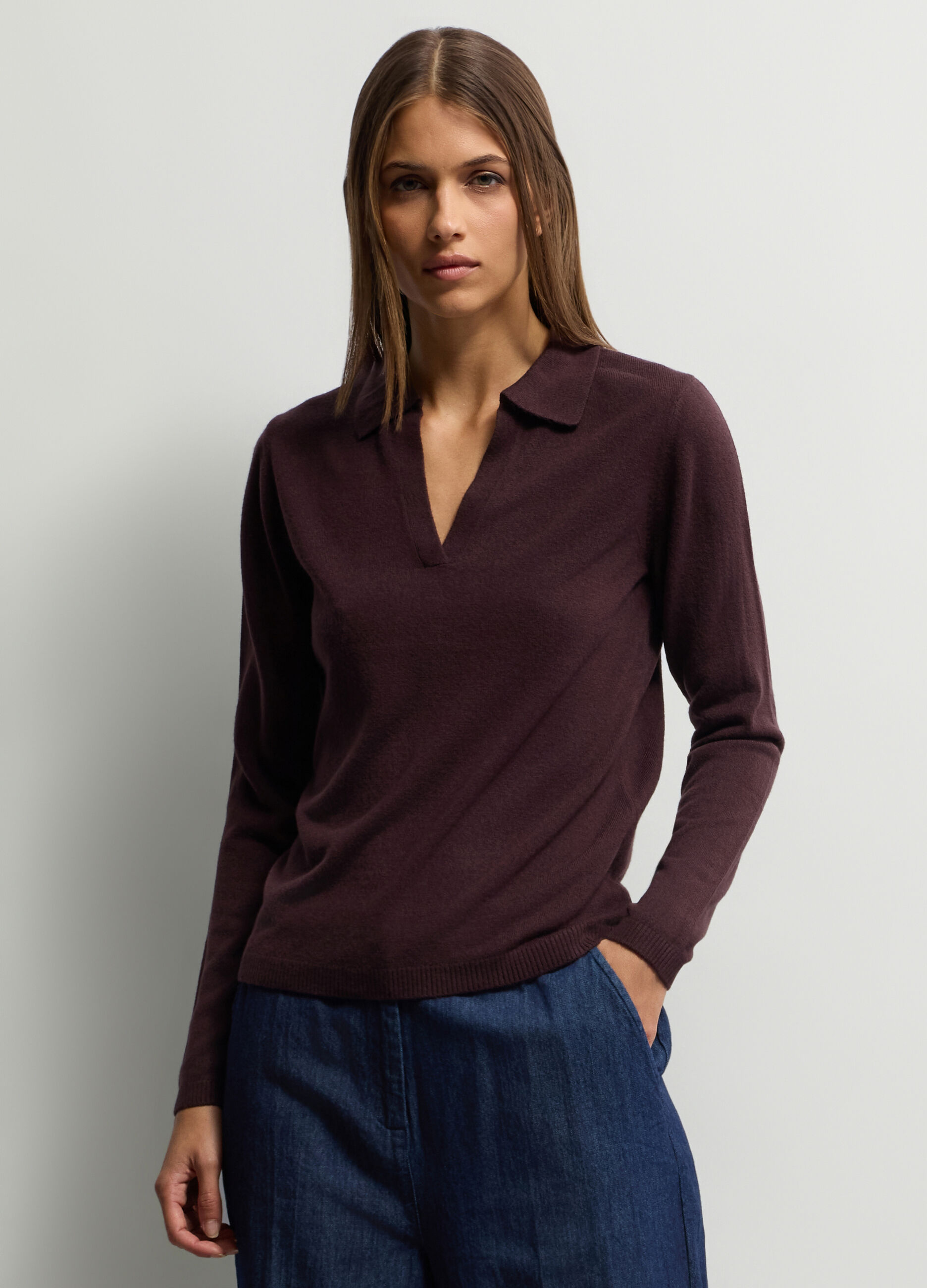 Maglia con scollo a V in costina donna_0