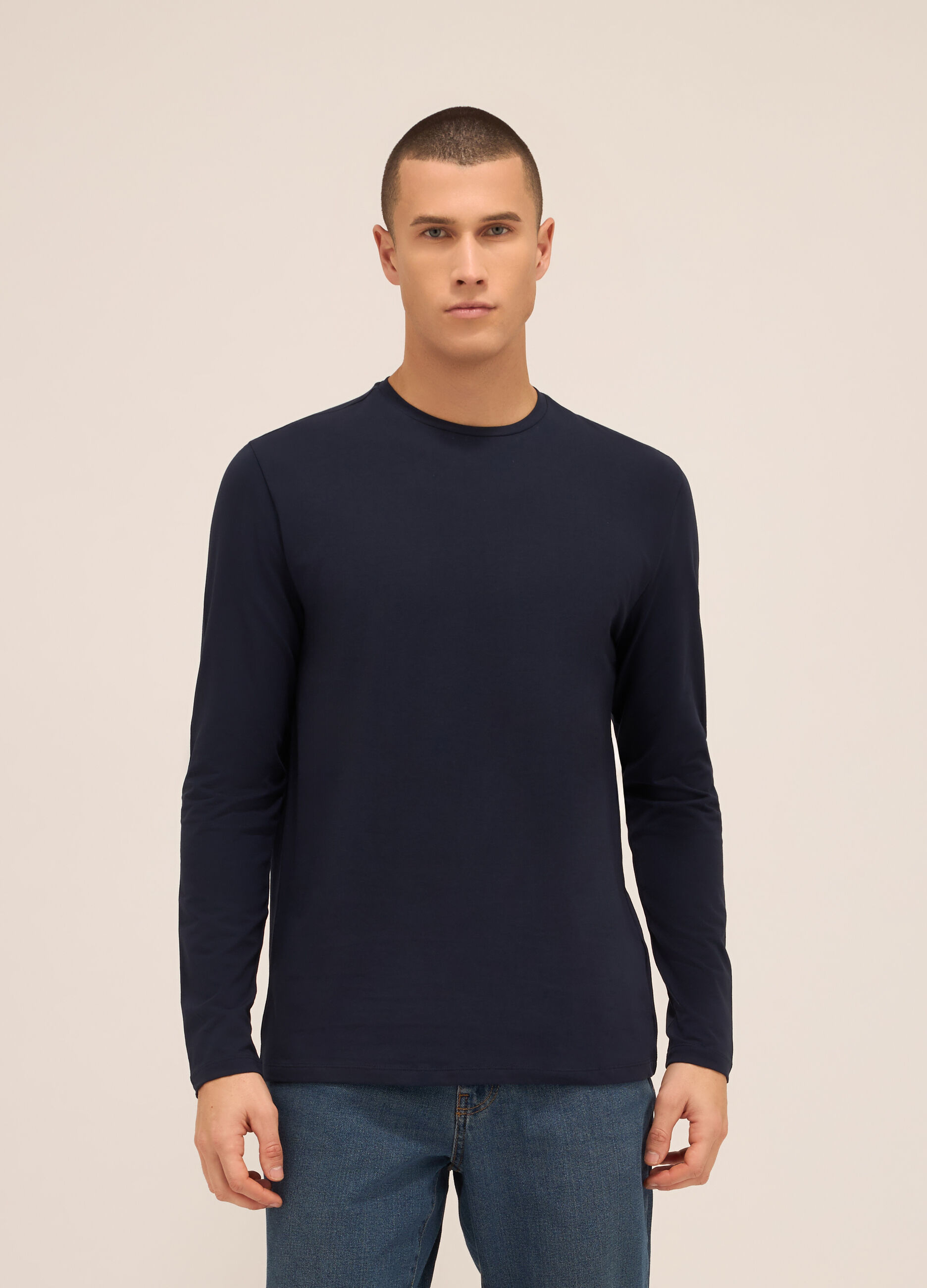 Maglia girocollo a maniche lunghe in cotone stretch uomo_0