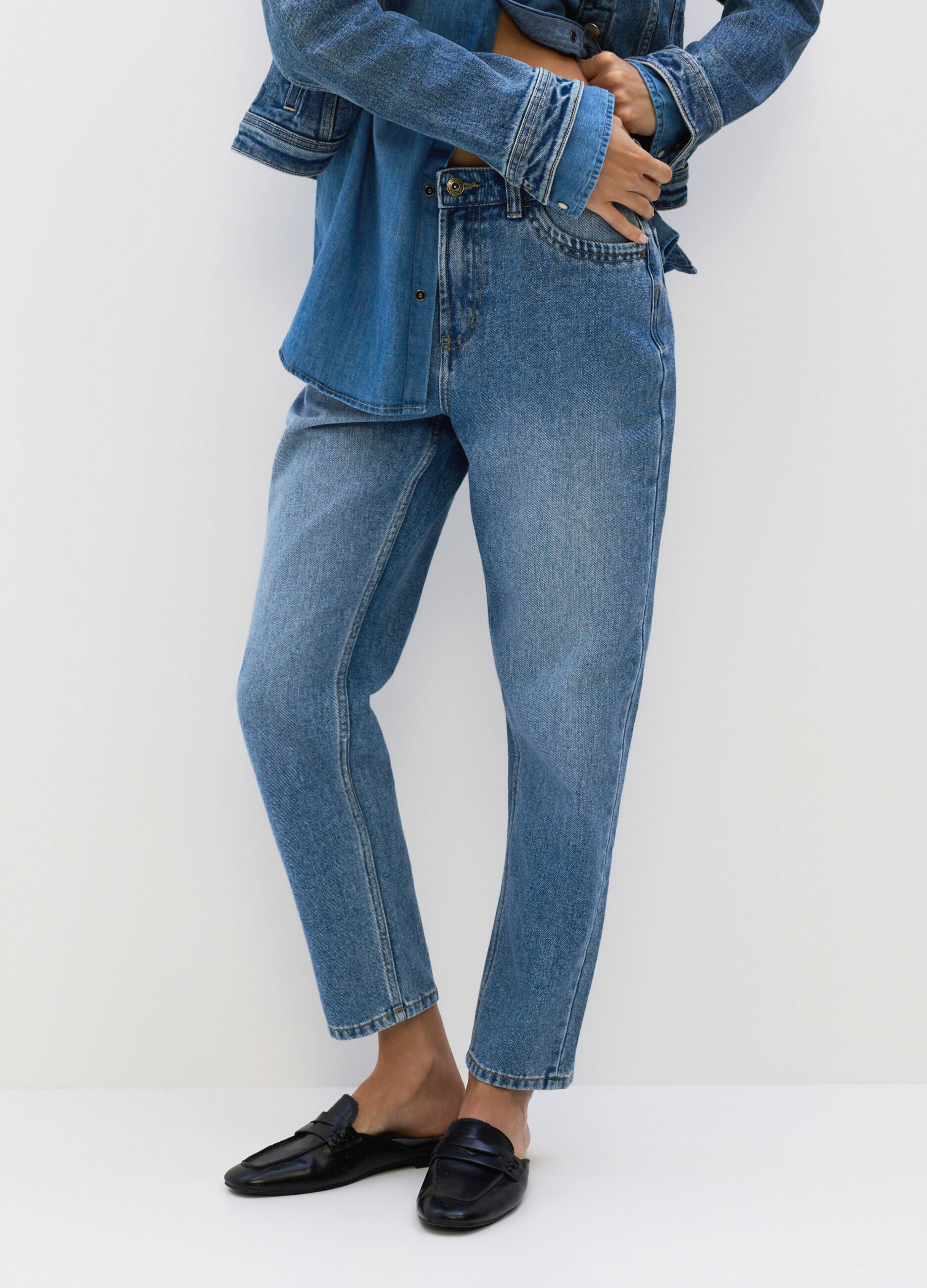 Pantaloni Mom Fit in denim misto cotone donna_1