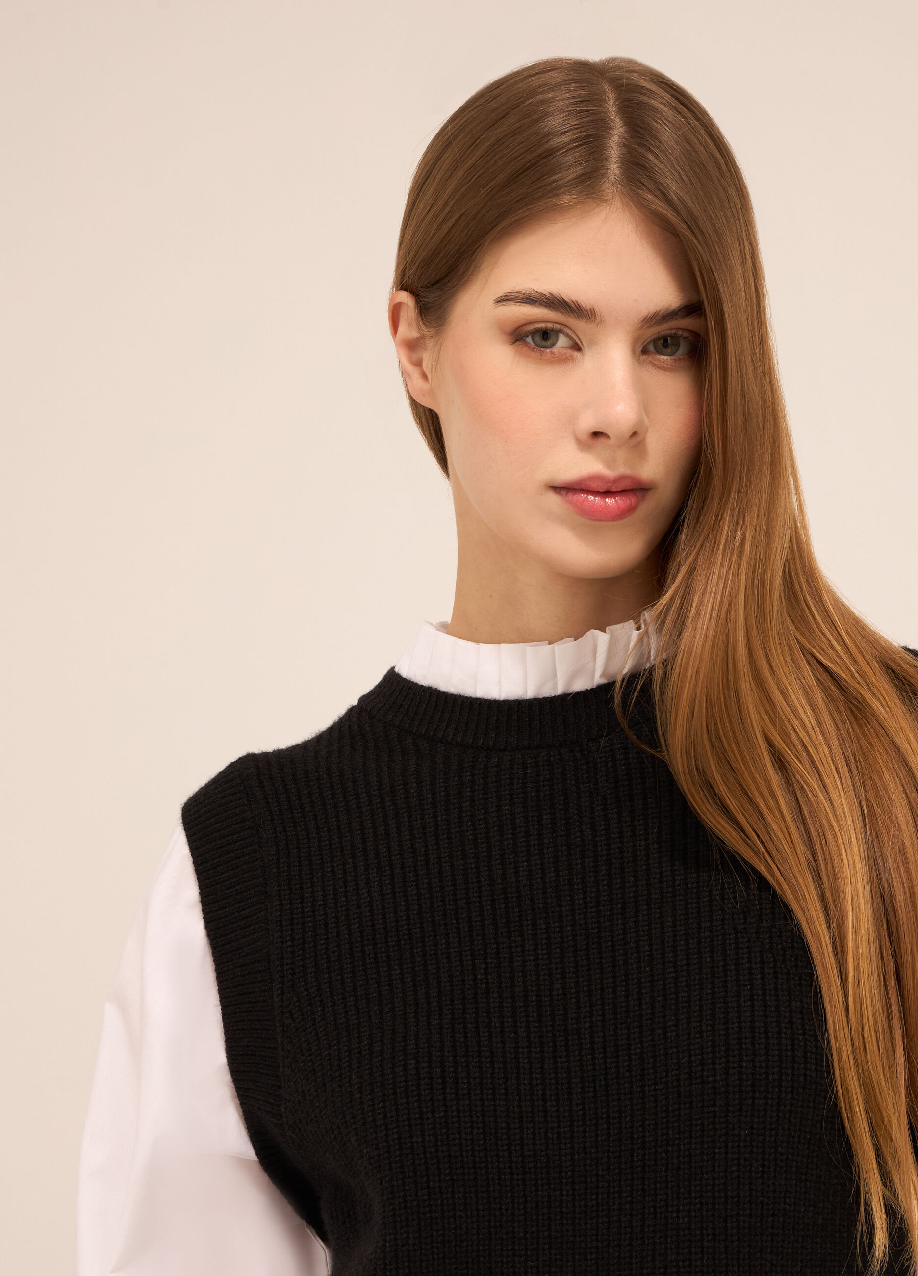 Tricot smanicato misto viscosa con inserto camicia donna_3
