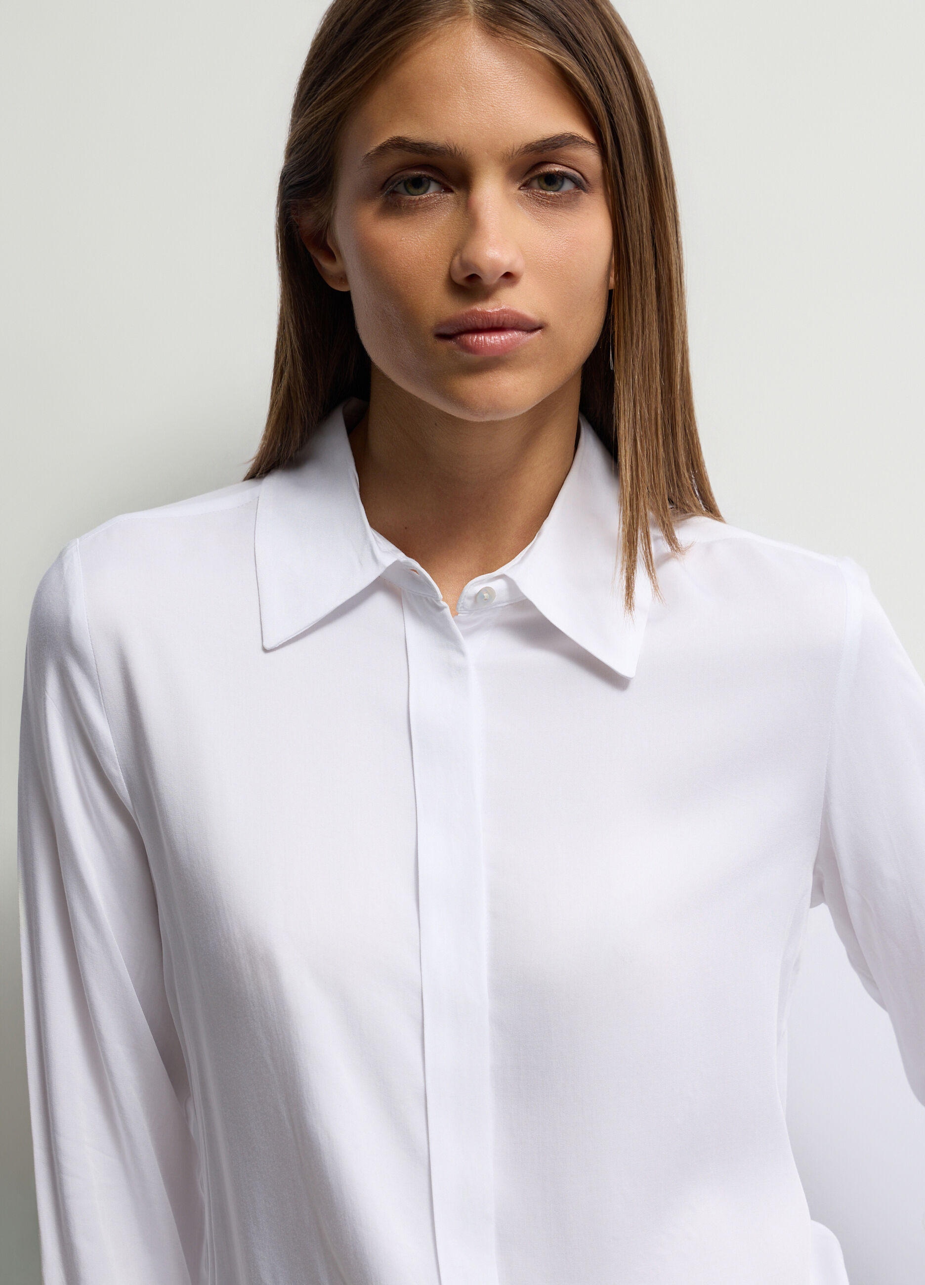 Camicia Fit Regular con colletto alla francese in pura viscosa donna_2