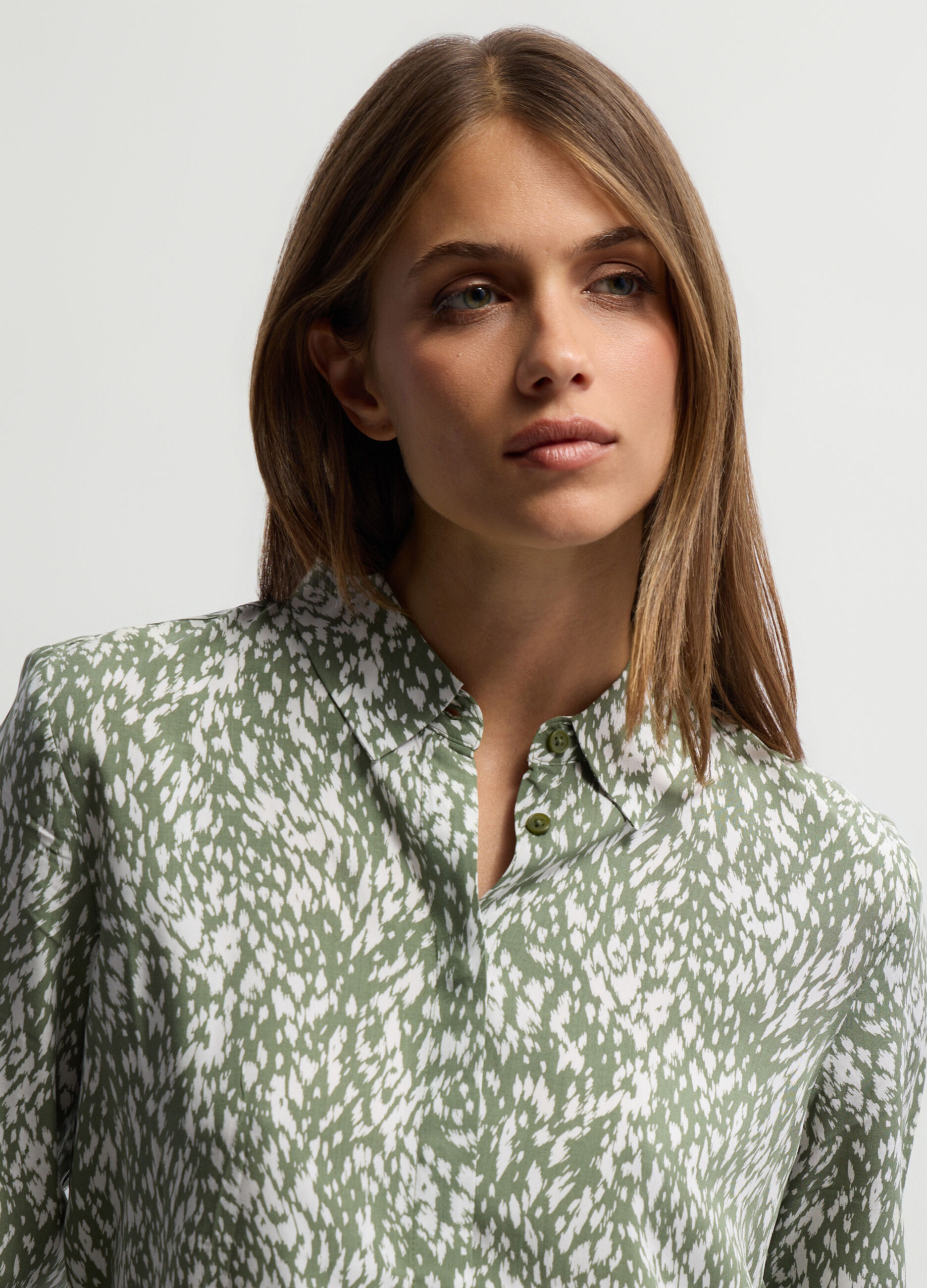 Camicia Fit Regular con colletto alla francese in pura viscosa donna_2