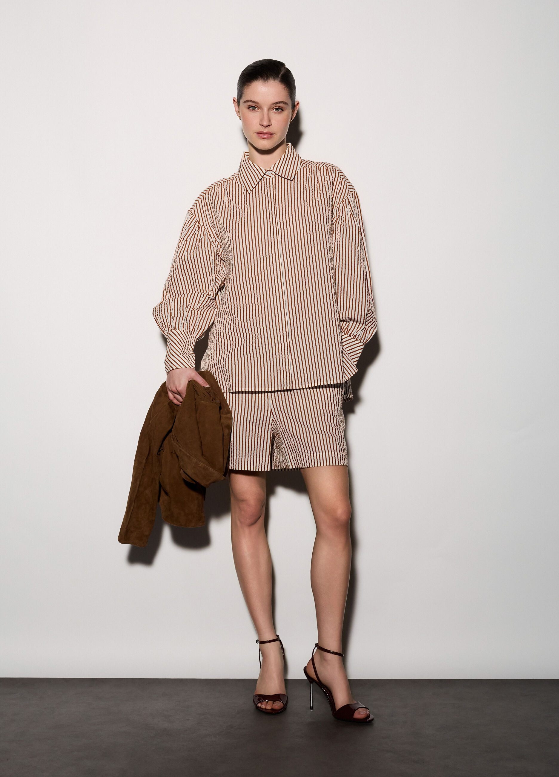 Camicia over fit con colletto alla francese in seersucker donna