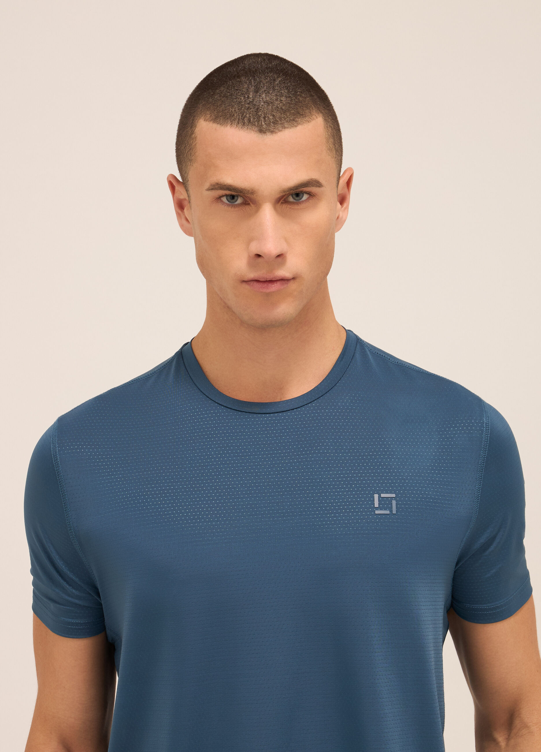 T-shirt tecnica a maniche corte uomo_2