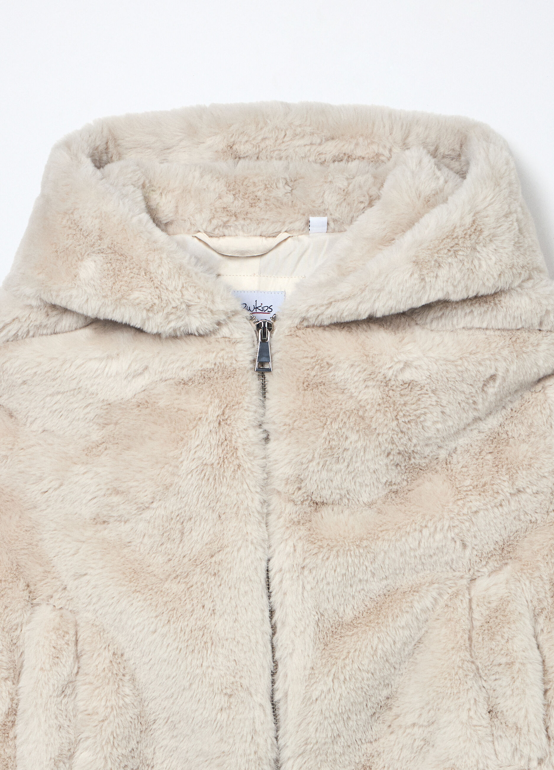Giacca in eco fur con cappuccio ragazza_2