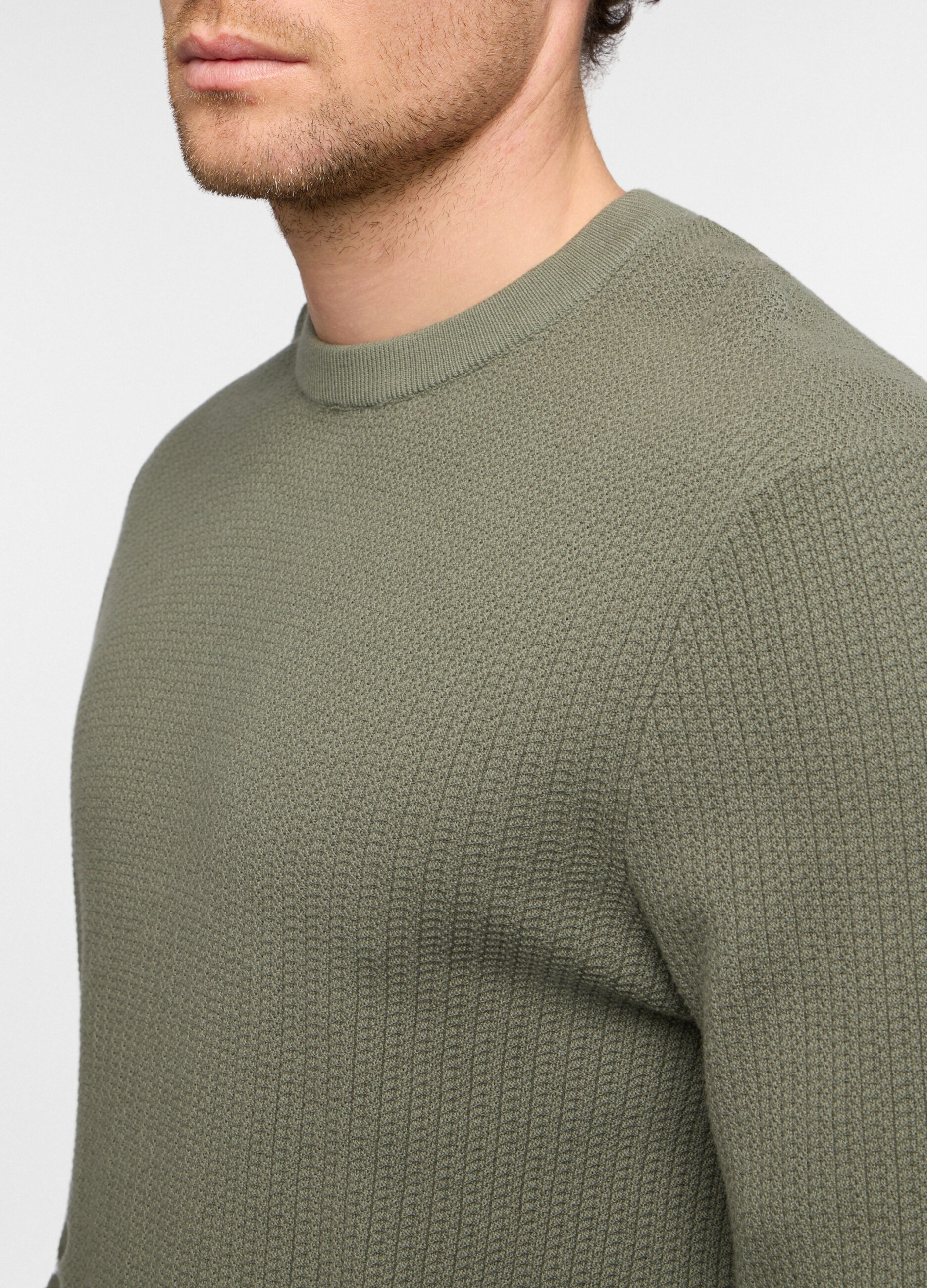 Maglione girocollo in cotone a coste uomo_2