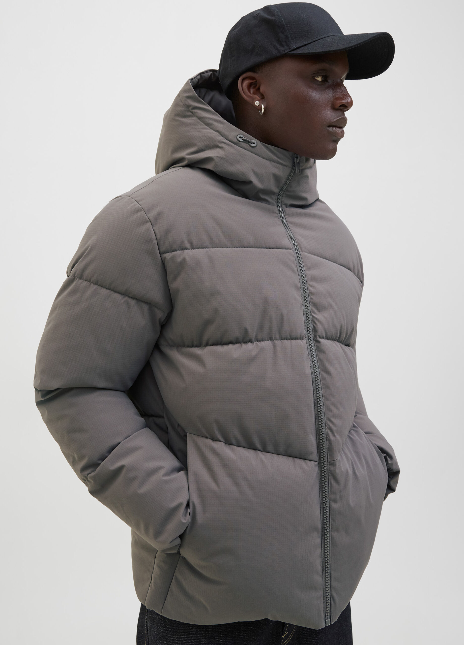 Giubbino imbottito con zip e cappuccio uomo_3