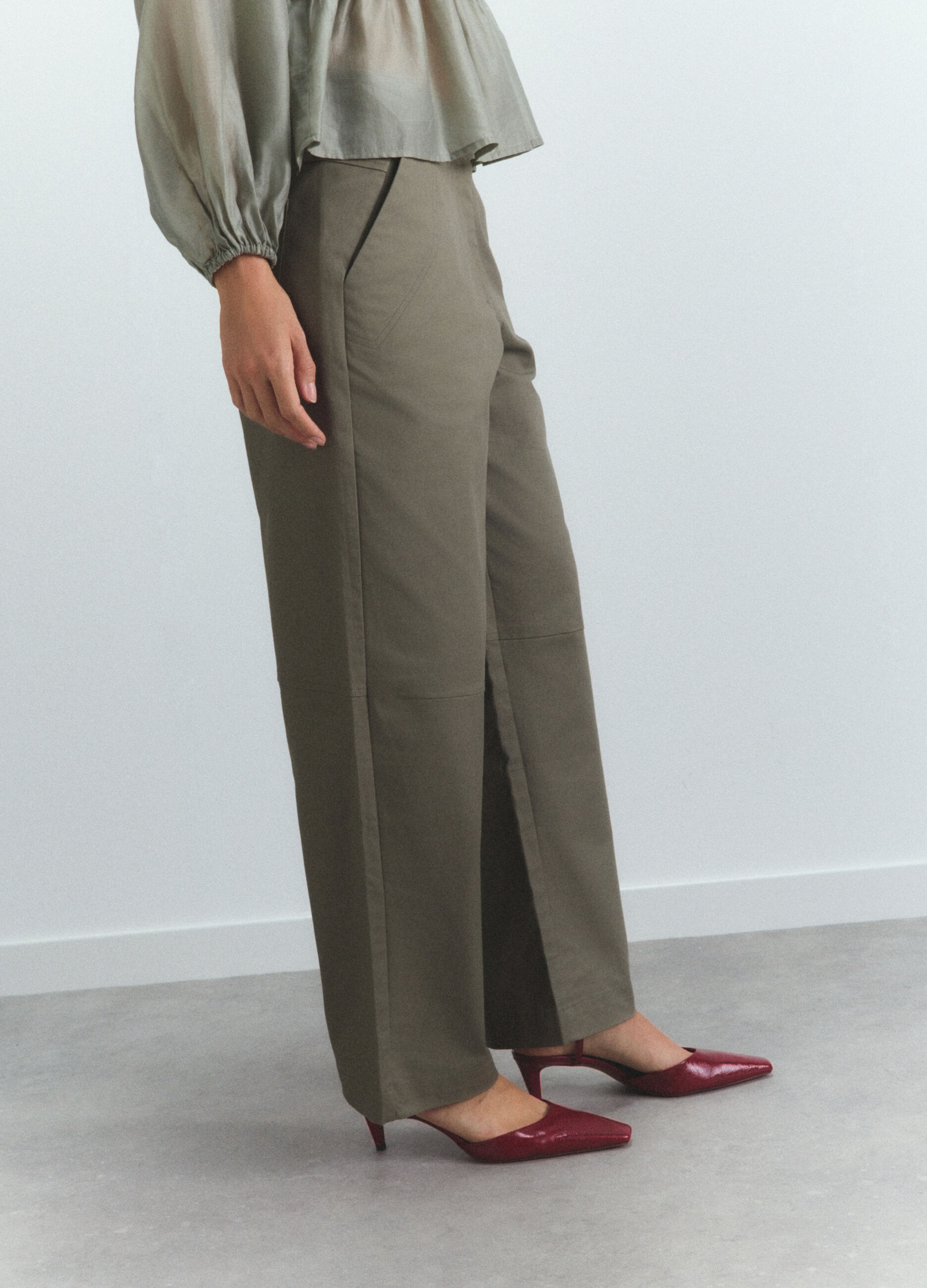 Pantaloni Fit Regular in Twill di cotone stretch donna_3