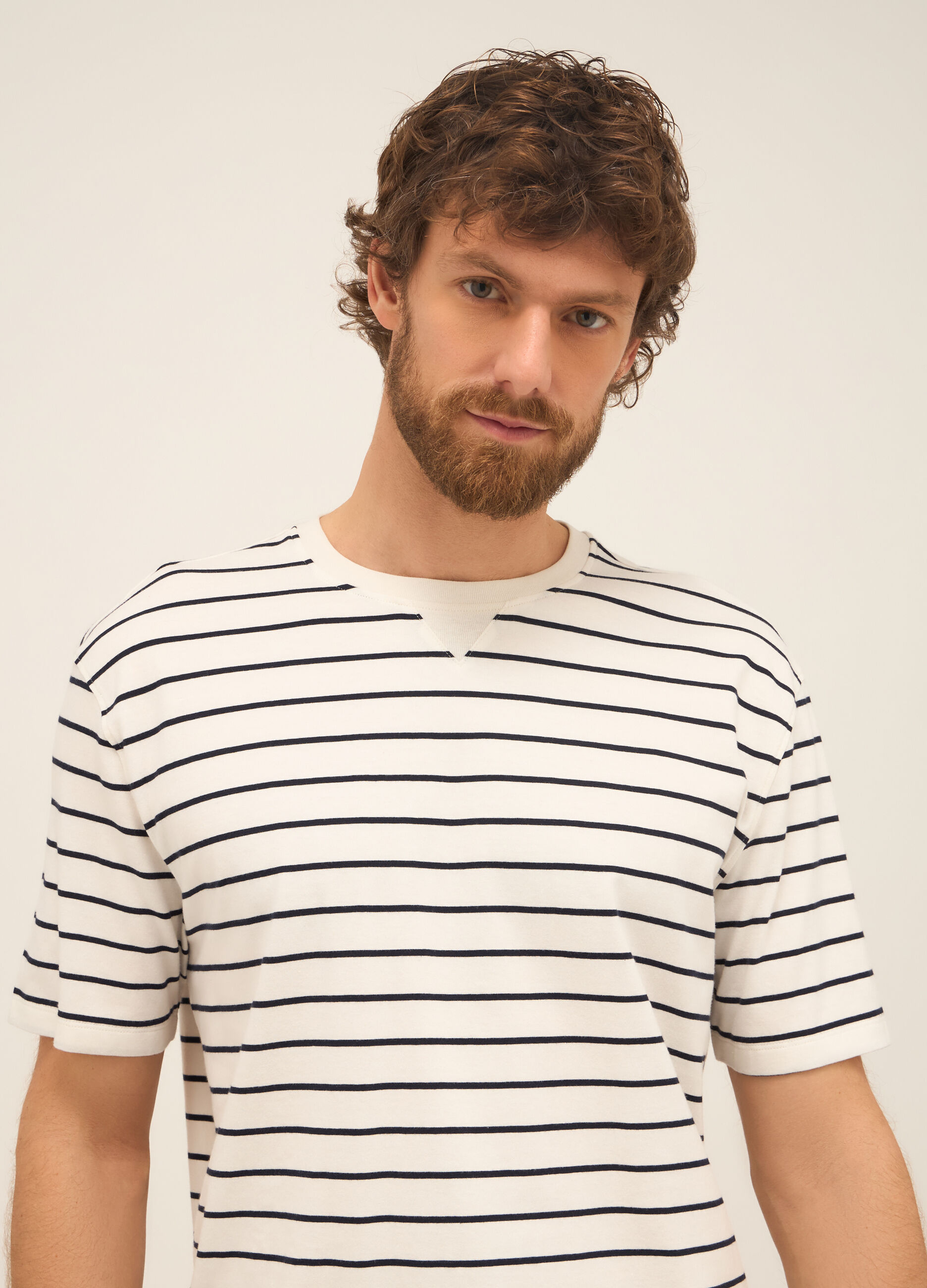 T-shirt girocollo in cotone a righe uomo_2