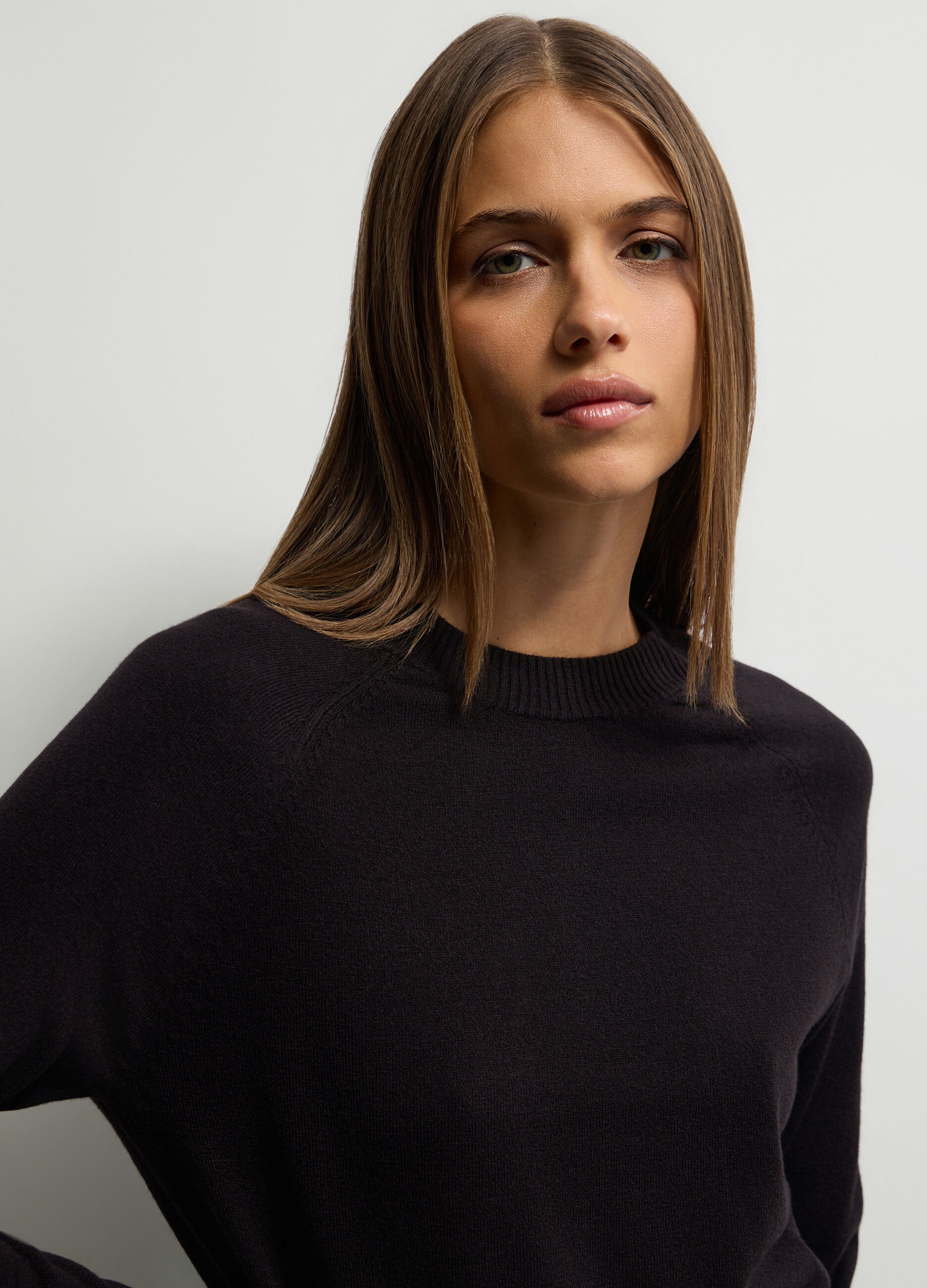 Pullover girocollo in maglia rasata donna_2