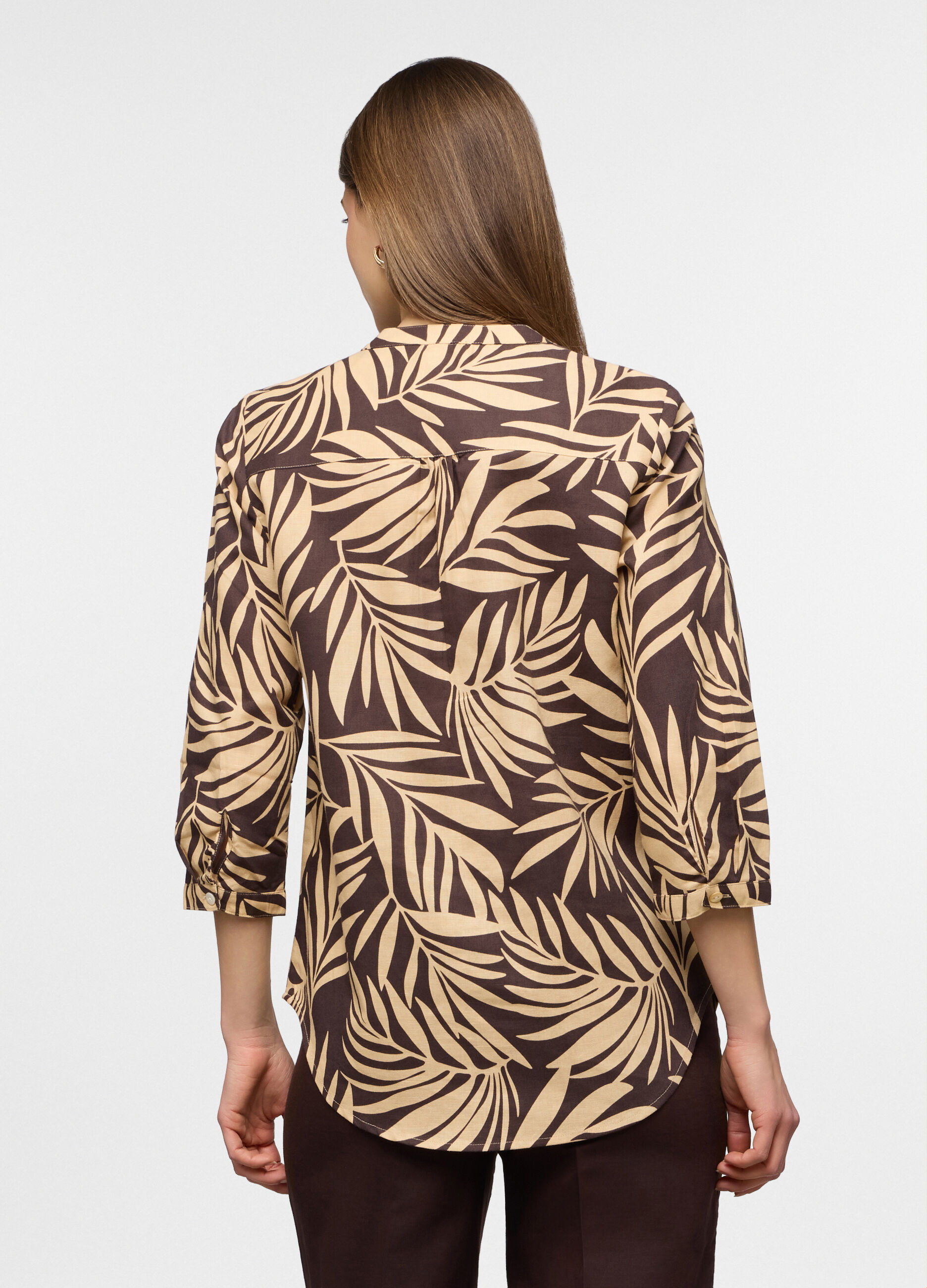 Camicia fit regular con scollo a V misto lino donna_1