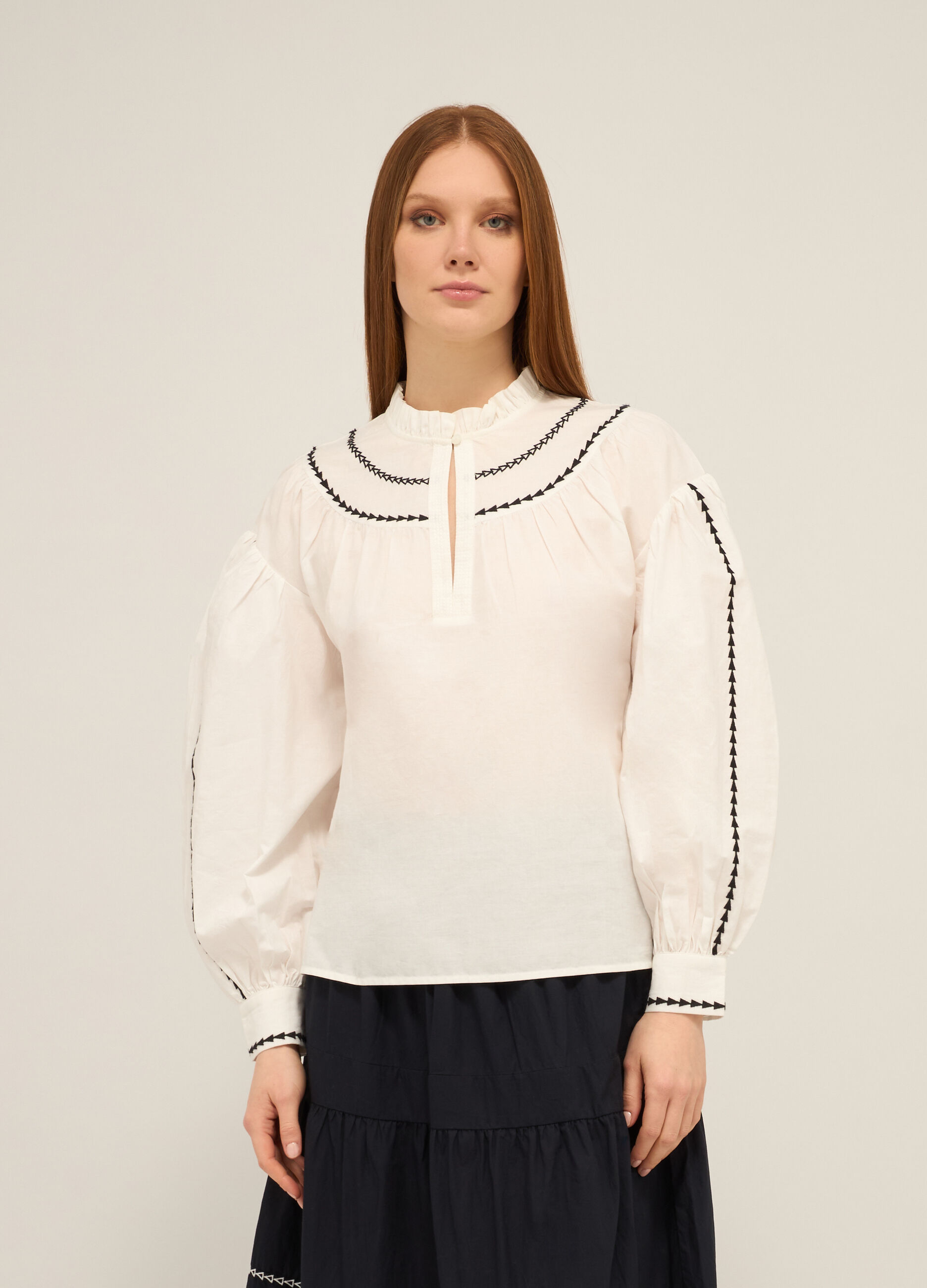 Blusa in puro cotone con ricami donna_0