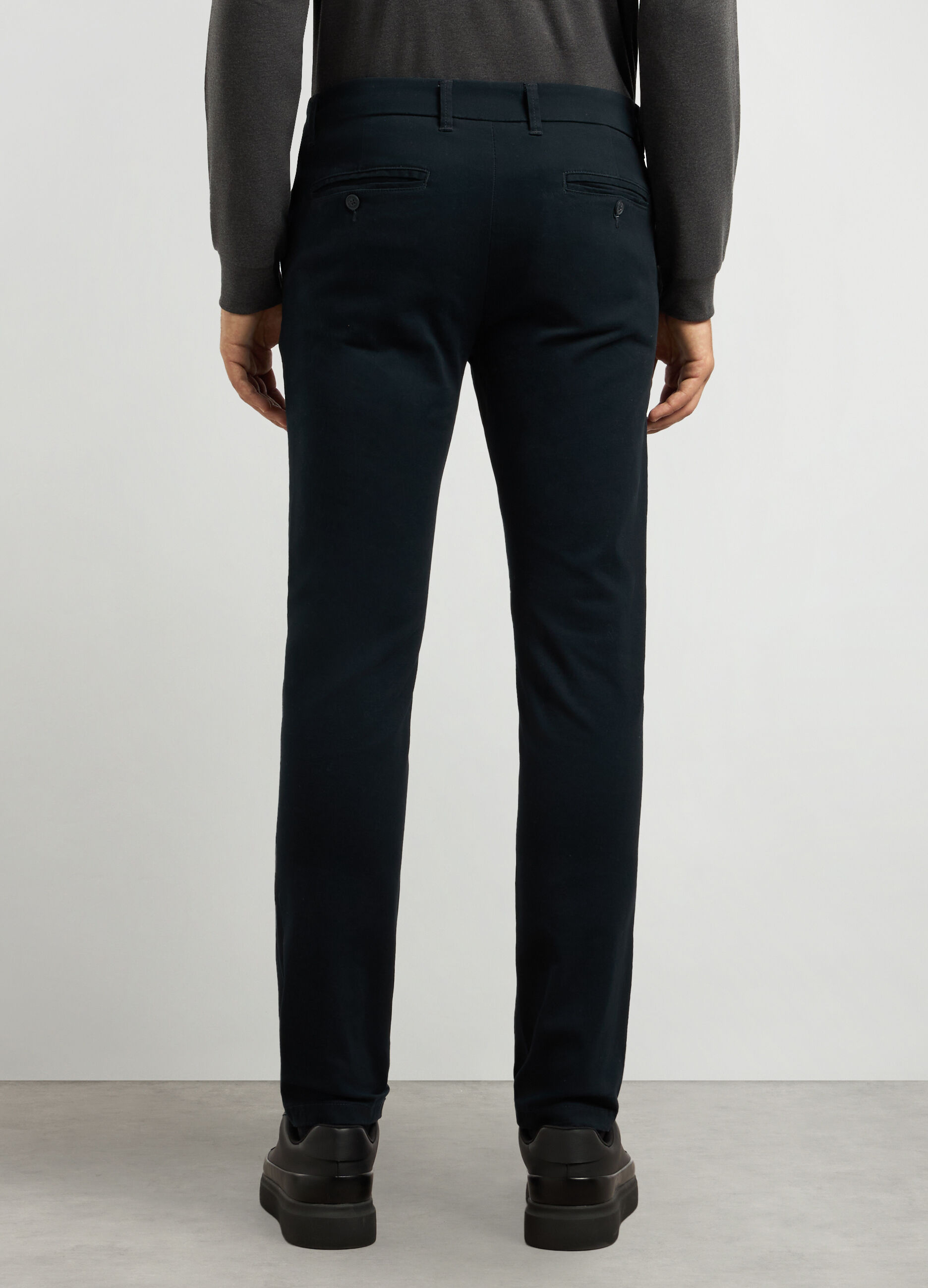Pantaloni extra slim fit in twill stretch uomo_1