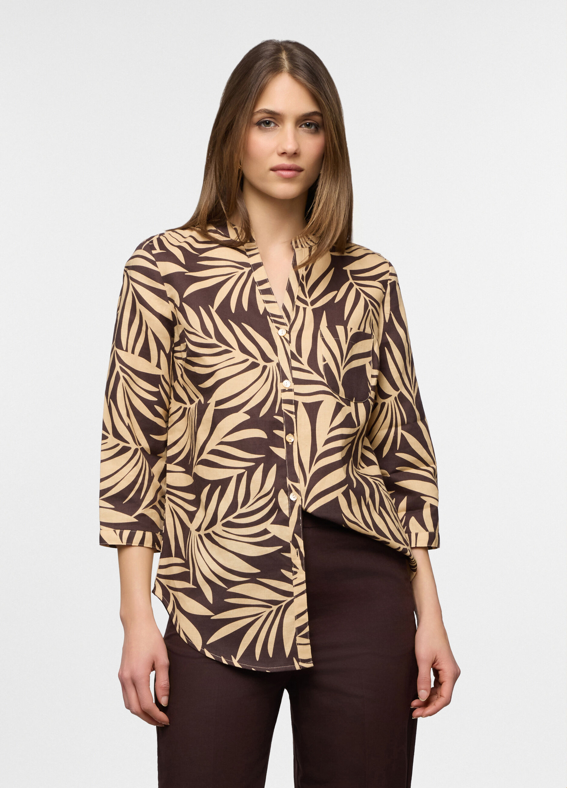 Camicia fit regular con scollo a V misto lino donna_0