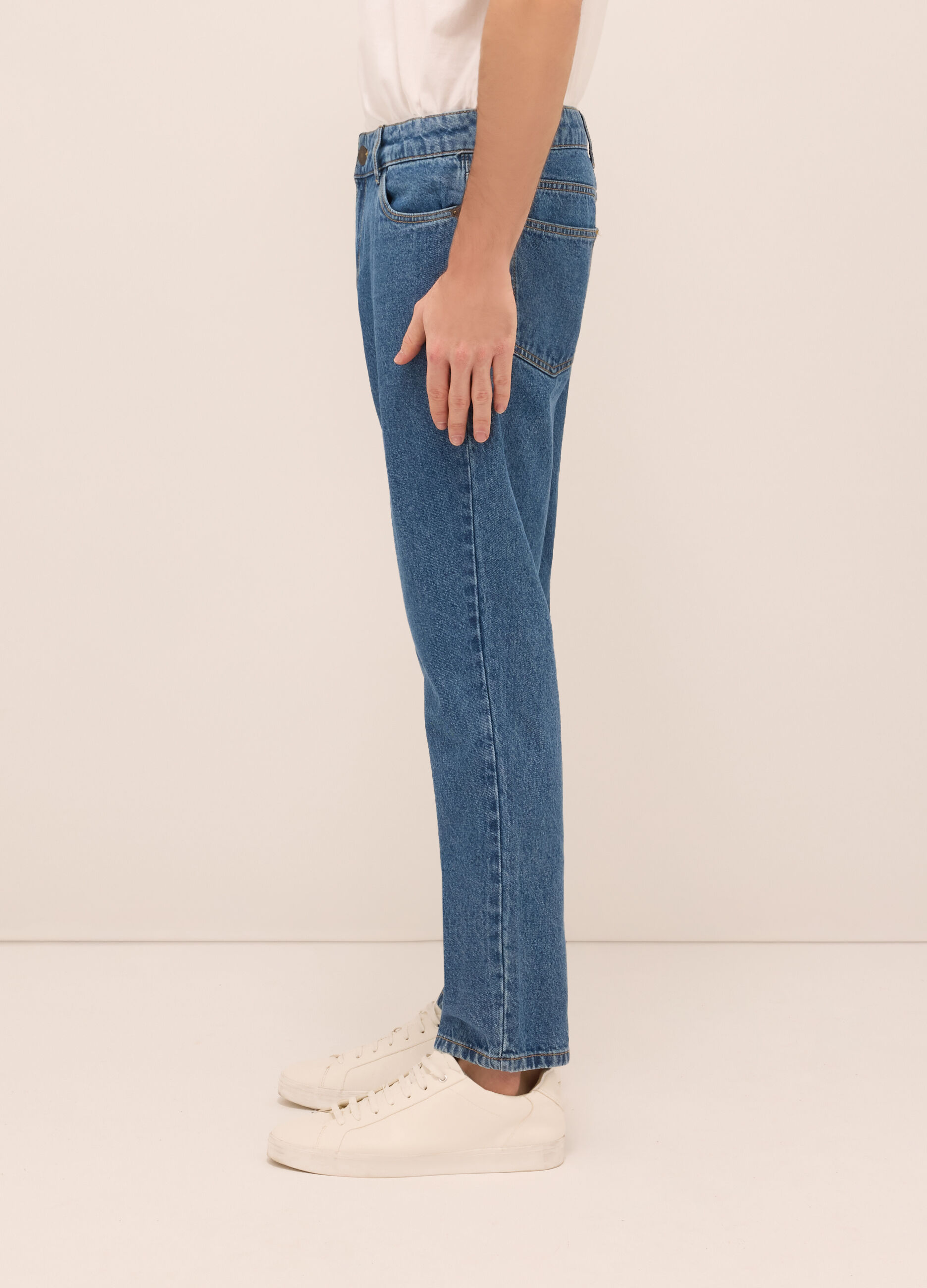 Jeans 5 tasche regular fit in denim di puro cotone uomo_2