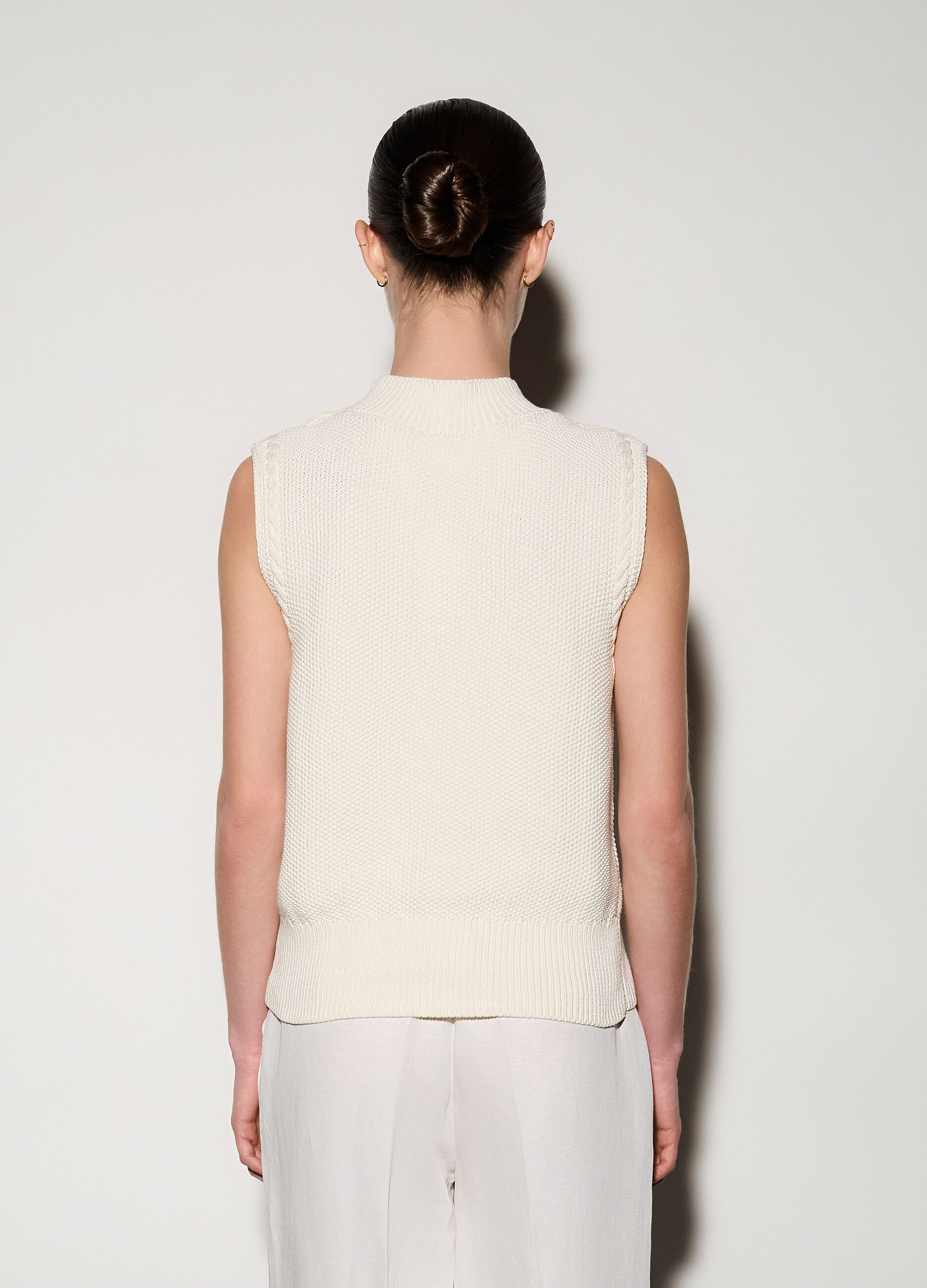 Gilet a collo alto con lavorazione a trecce donna_2