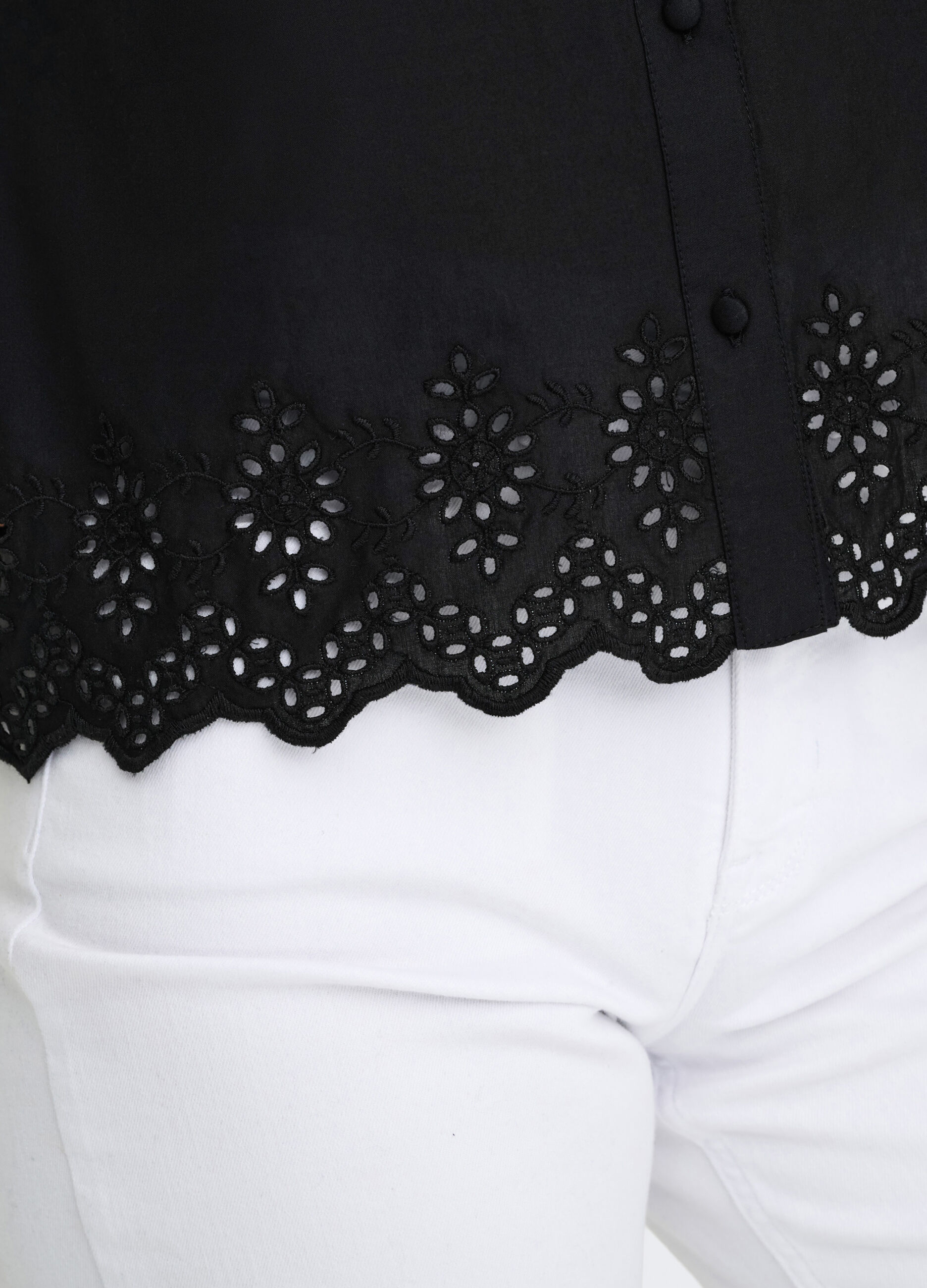 Camicia smanicata con ricami donna