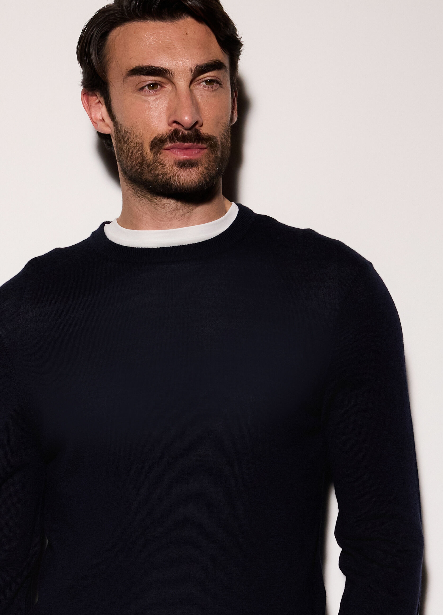 Maglione girocollo in lana merino uomo_2