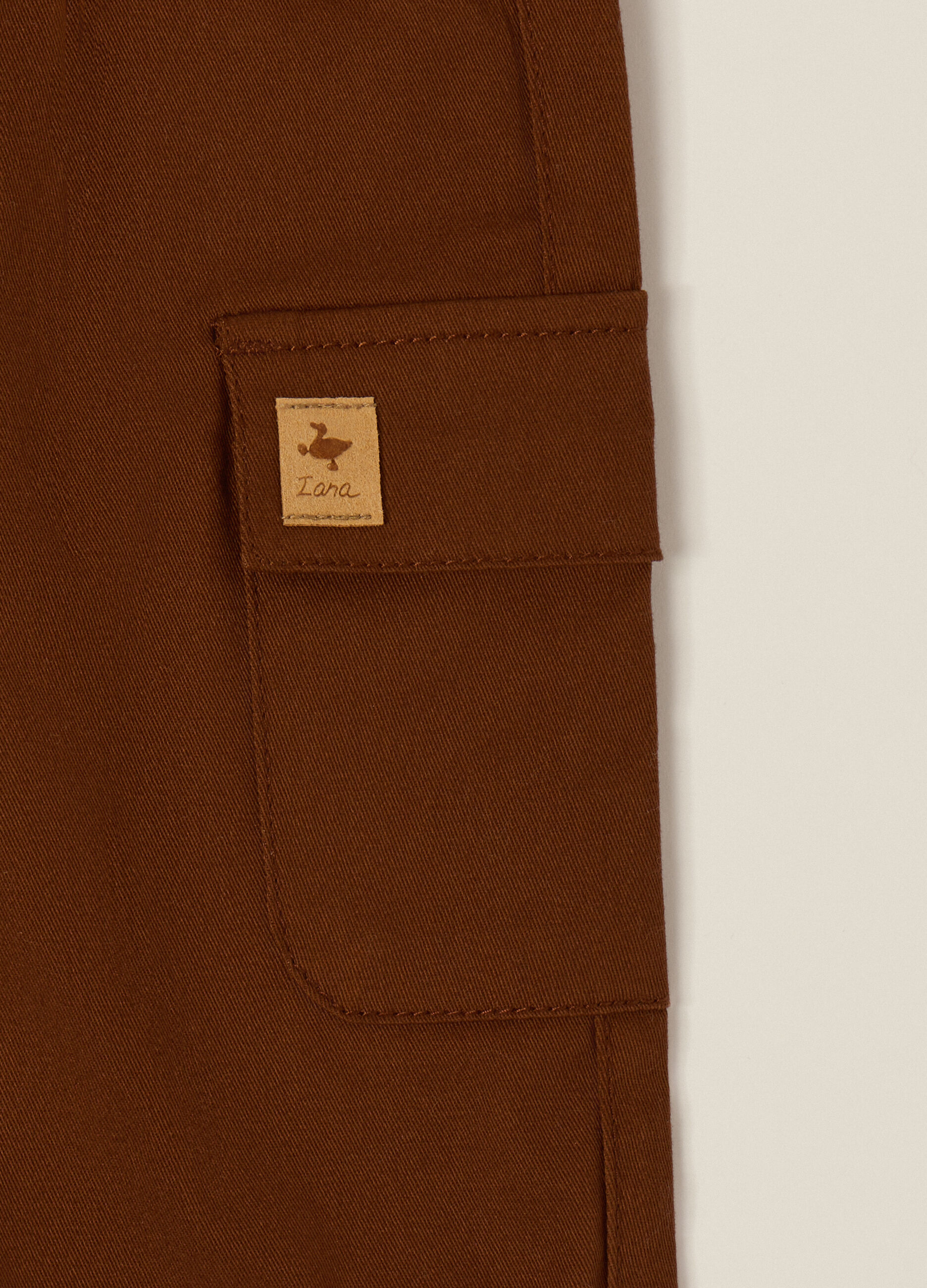 Pantaloni marroni elasticizzati cargo_3