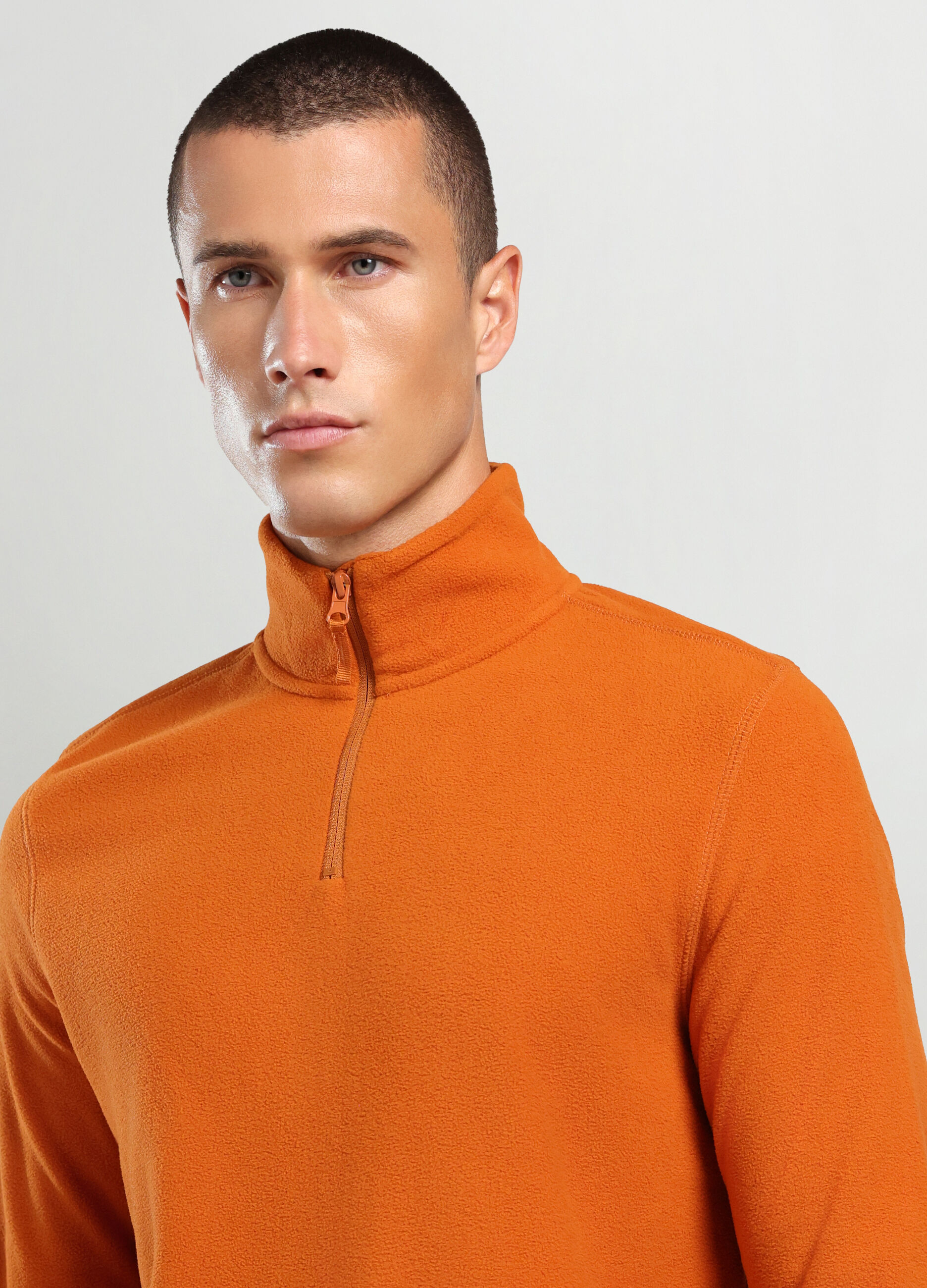 Felpa a collo alto con mezza zip uomo_2