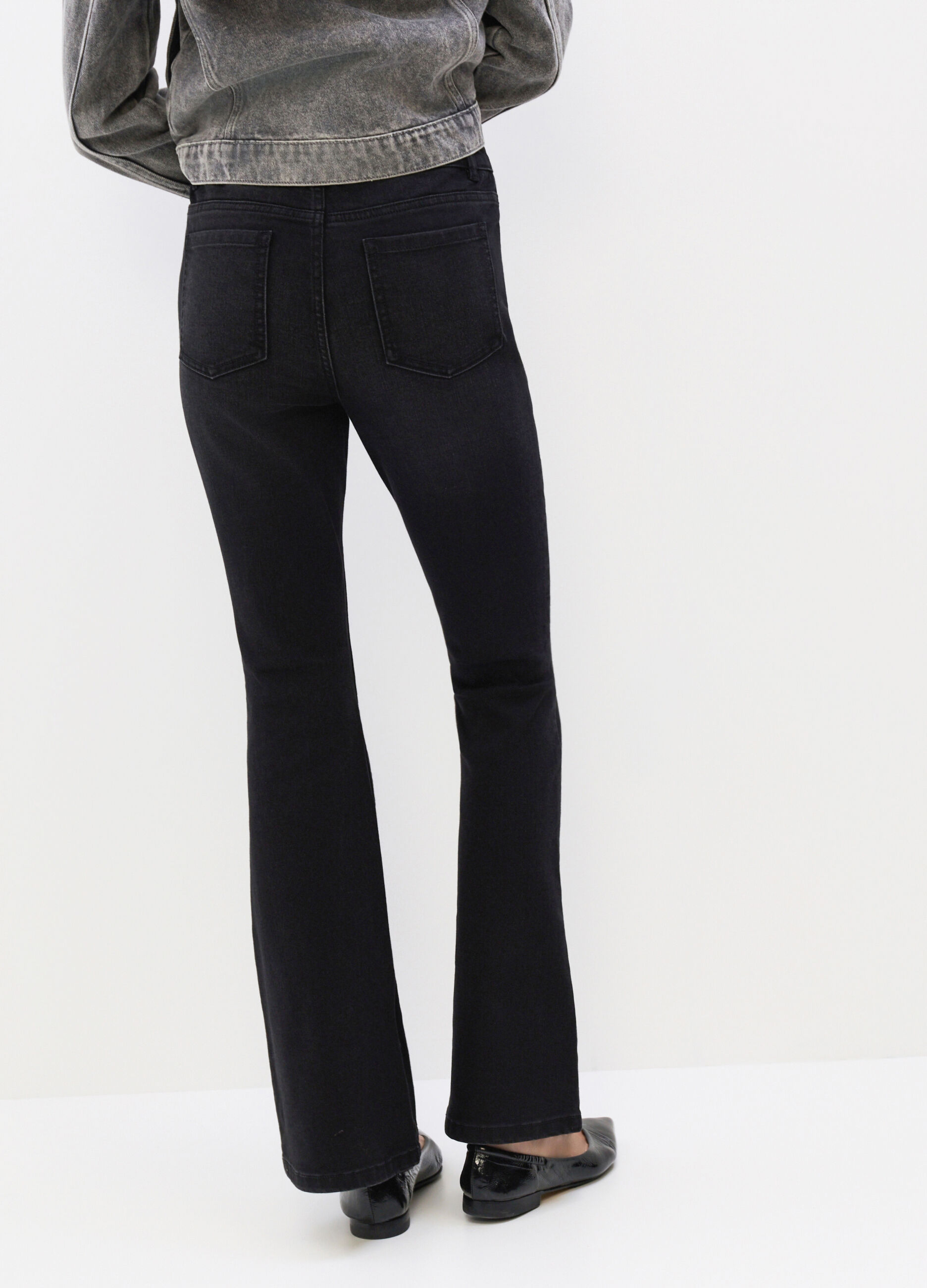 Pantaloni Flare Fit in denim stretch misto cotone donna_1