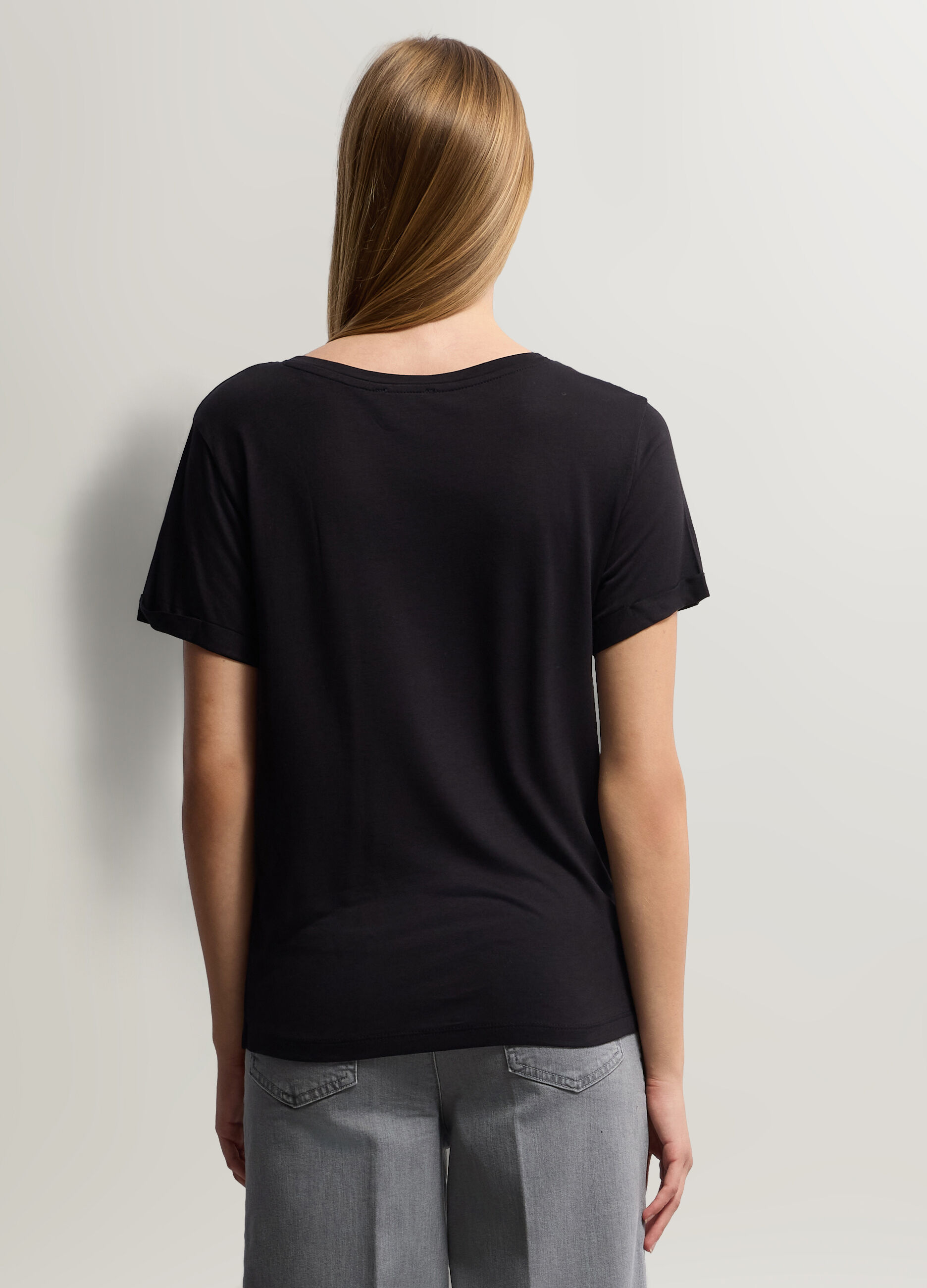 T-shirt con scollo a V donna_1