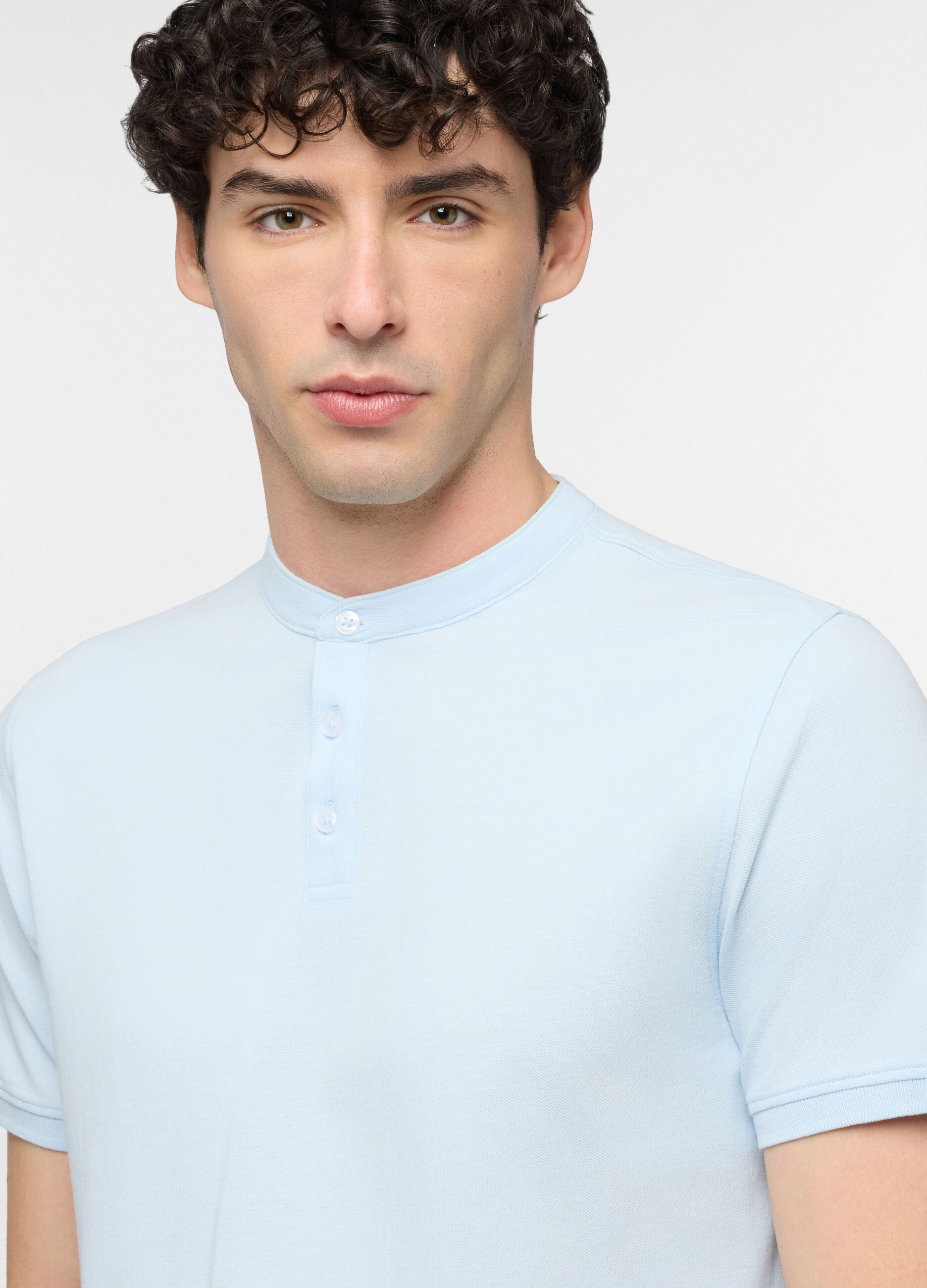 Polo a maniche corte con collo coreano uomo_2