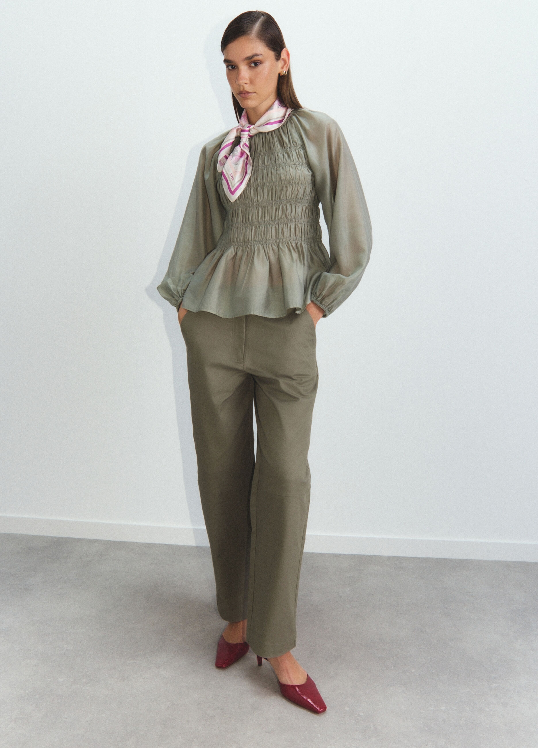 Pantaloni Fit Regular in Twill di cotone stretch donna_0