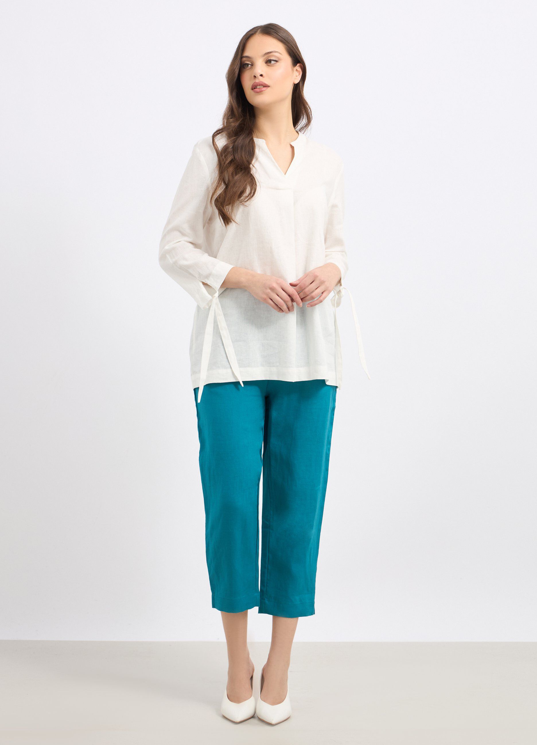 Pantaloni cropped in puro lino donna_0