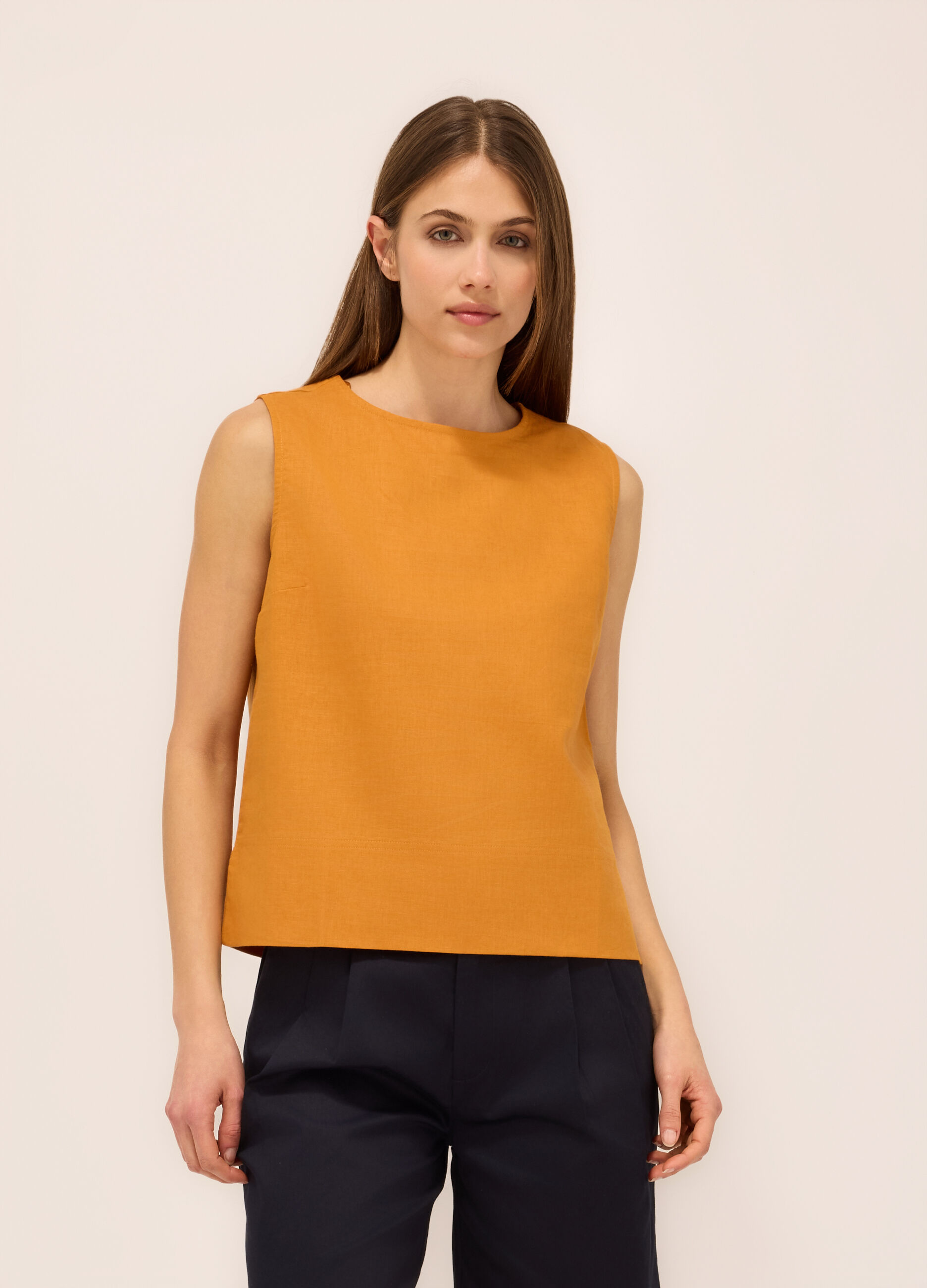 Blusa smanicata in misto lino donna_0